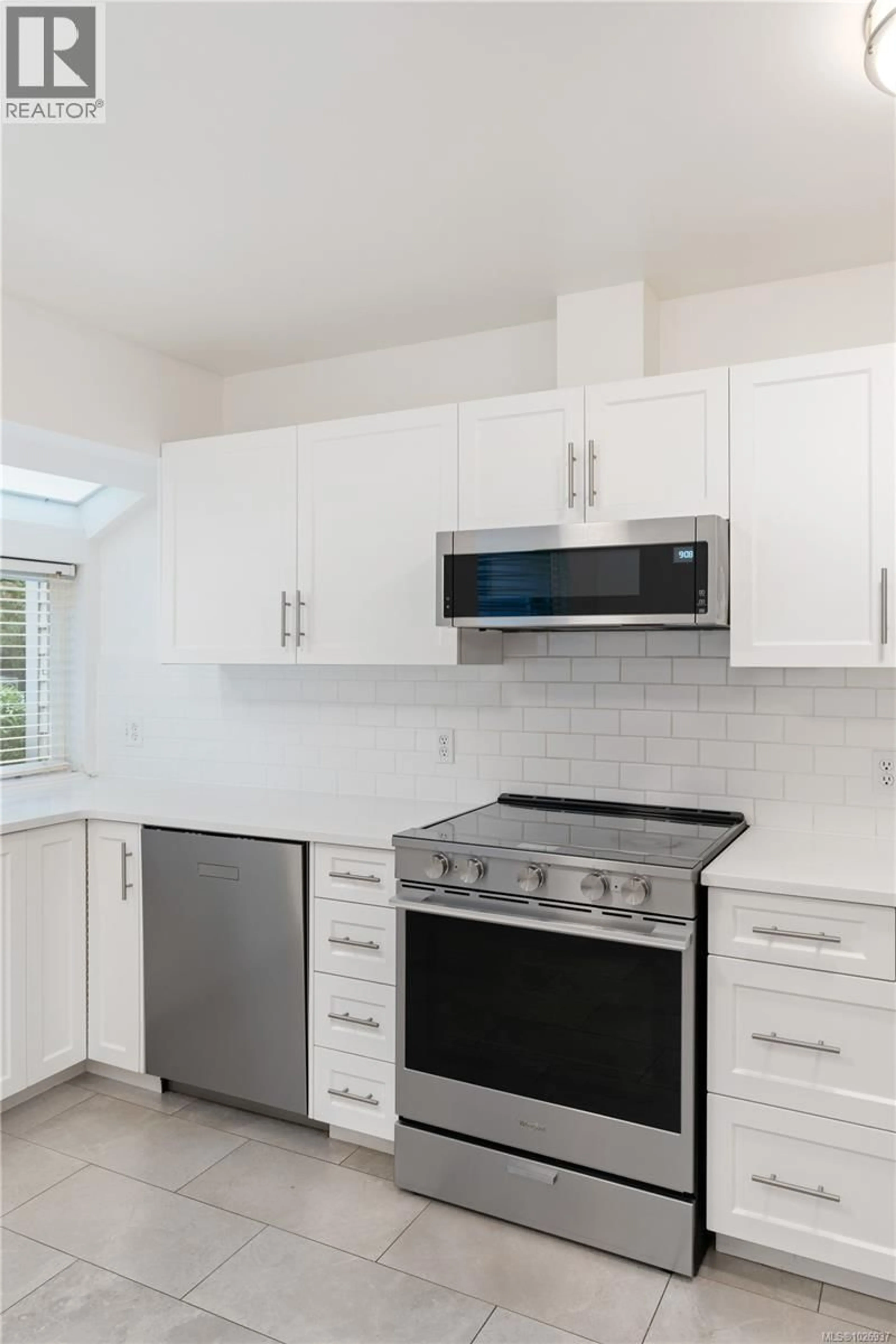 Standard kitchen, ceramic/tile floor for 3 - 1030 HULFORD STREET, Saanich British Columbia V8X3B6