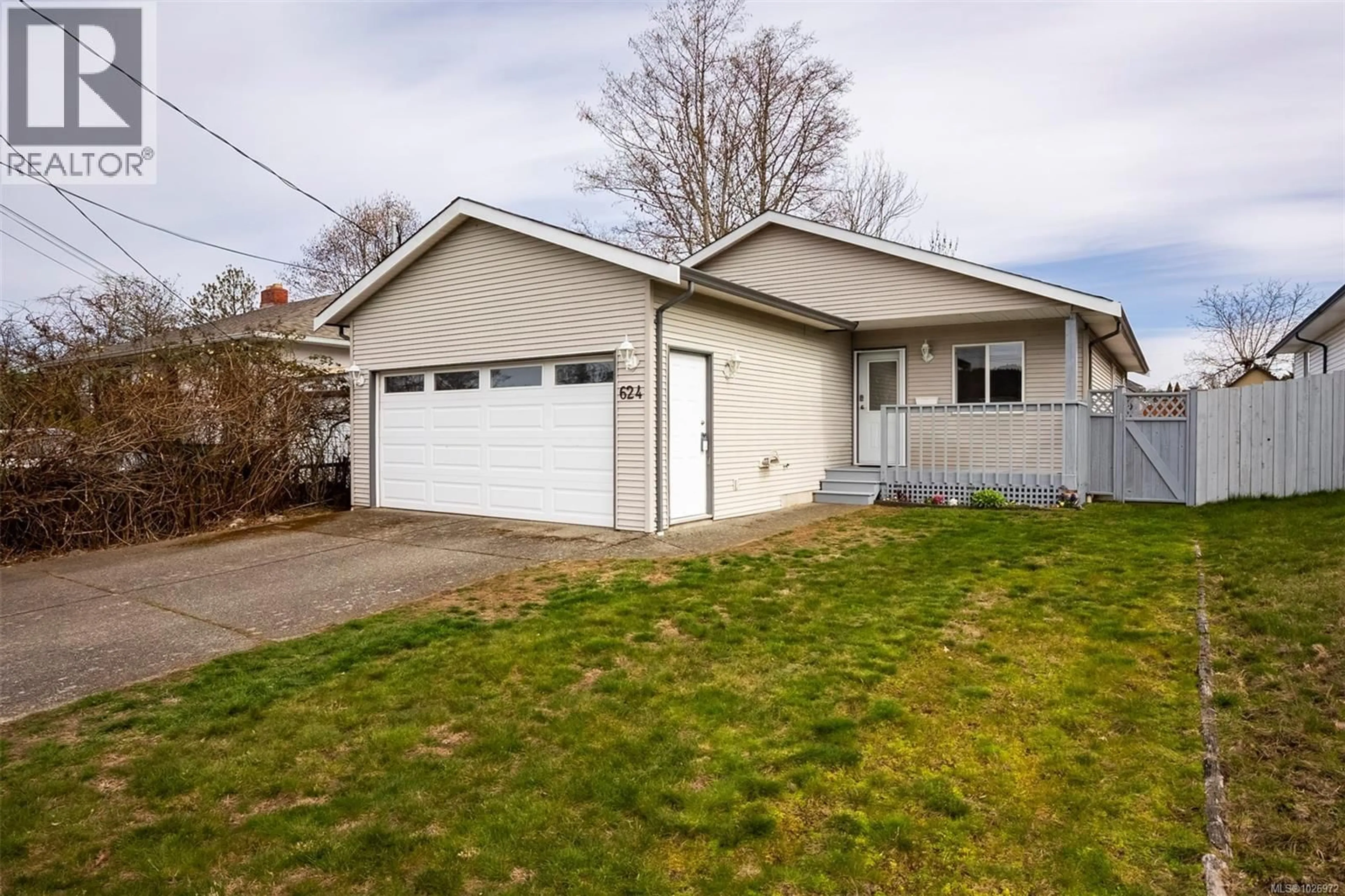Home with vinyl exterior material, street for 624 WINCHESTER AVENUE, Nanaimo British Columbia V9R4B8