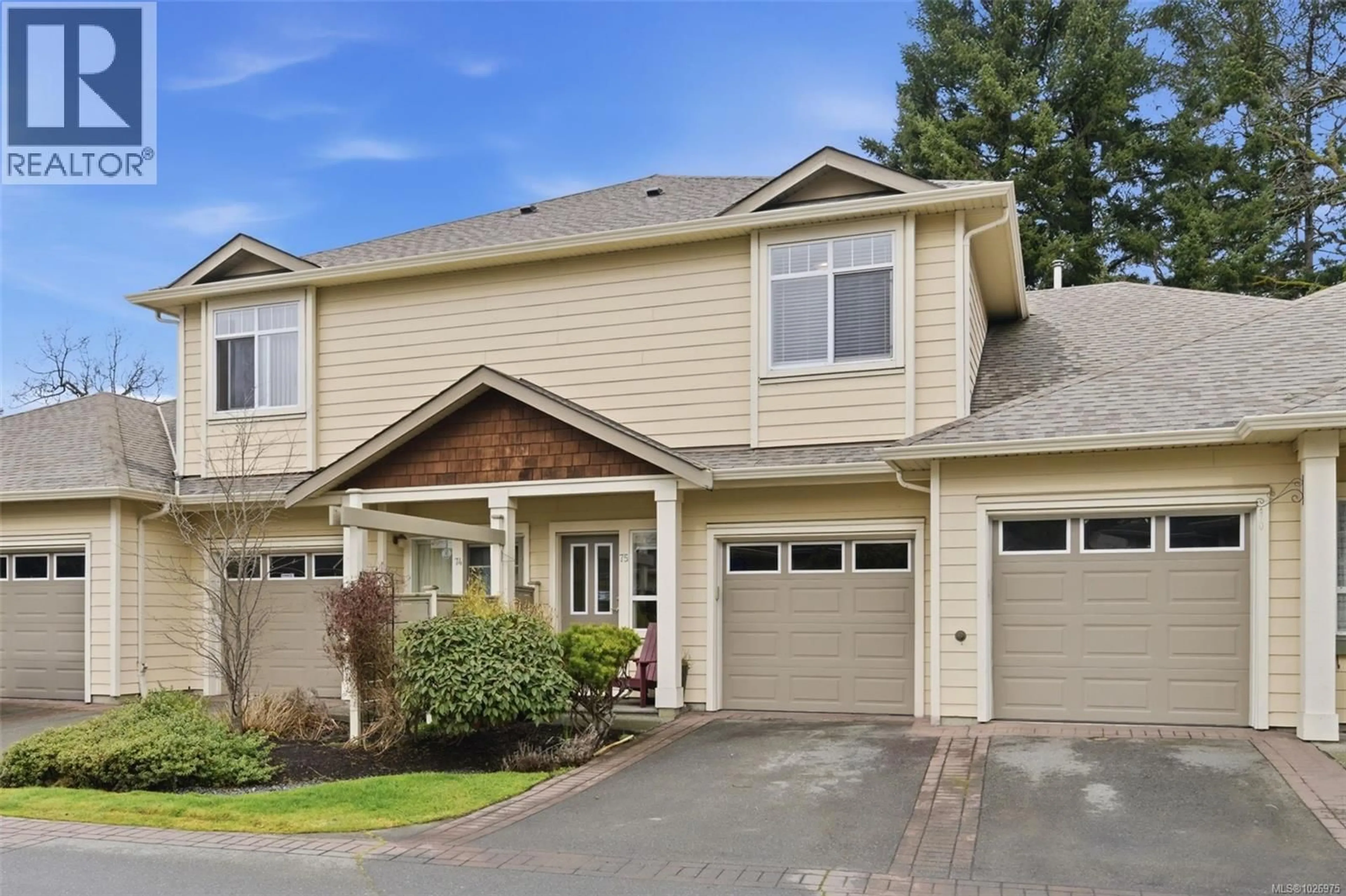 Home with vinyl exterior material, street for 75 - 850 PARKLANDS DRIVE, Esquimalt British Columbia V9A7L9