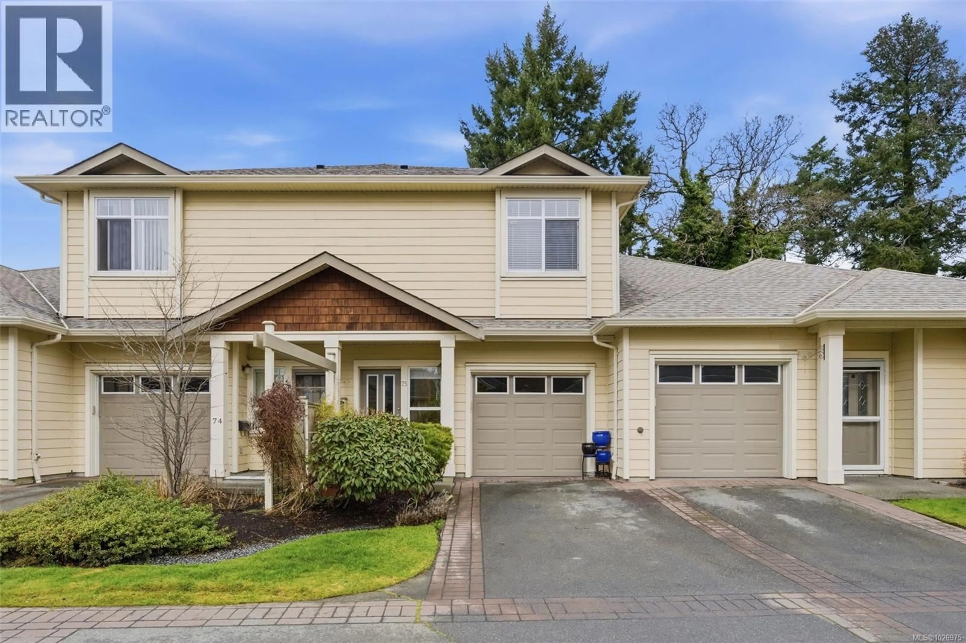 Home with vinyl exterior material, street for 75 - 850 PARKLANDS DRIVE, Esquimalt British Columbia V9A7L9