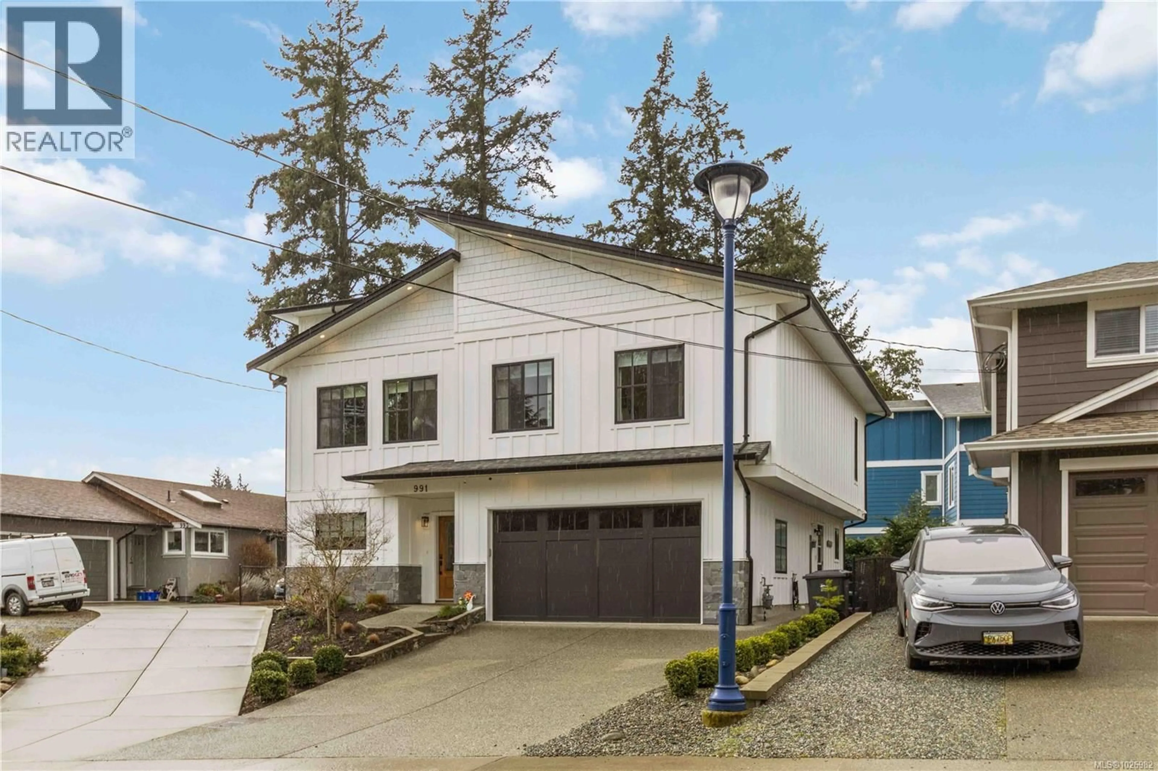 Home with vinyl exterior material, street for 991 SPRINGHILL ROAD, Langford British Columbia V9B0Y8