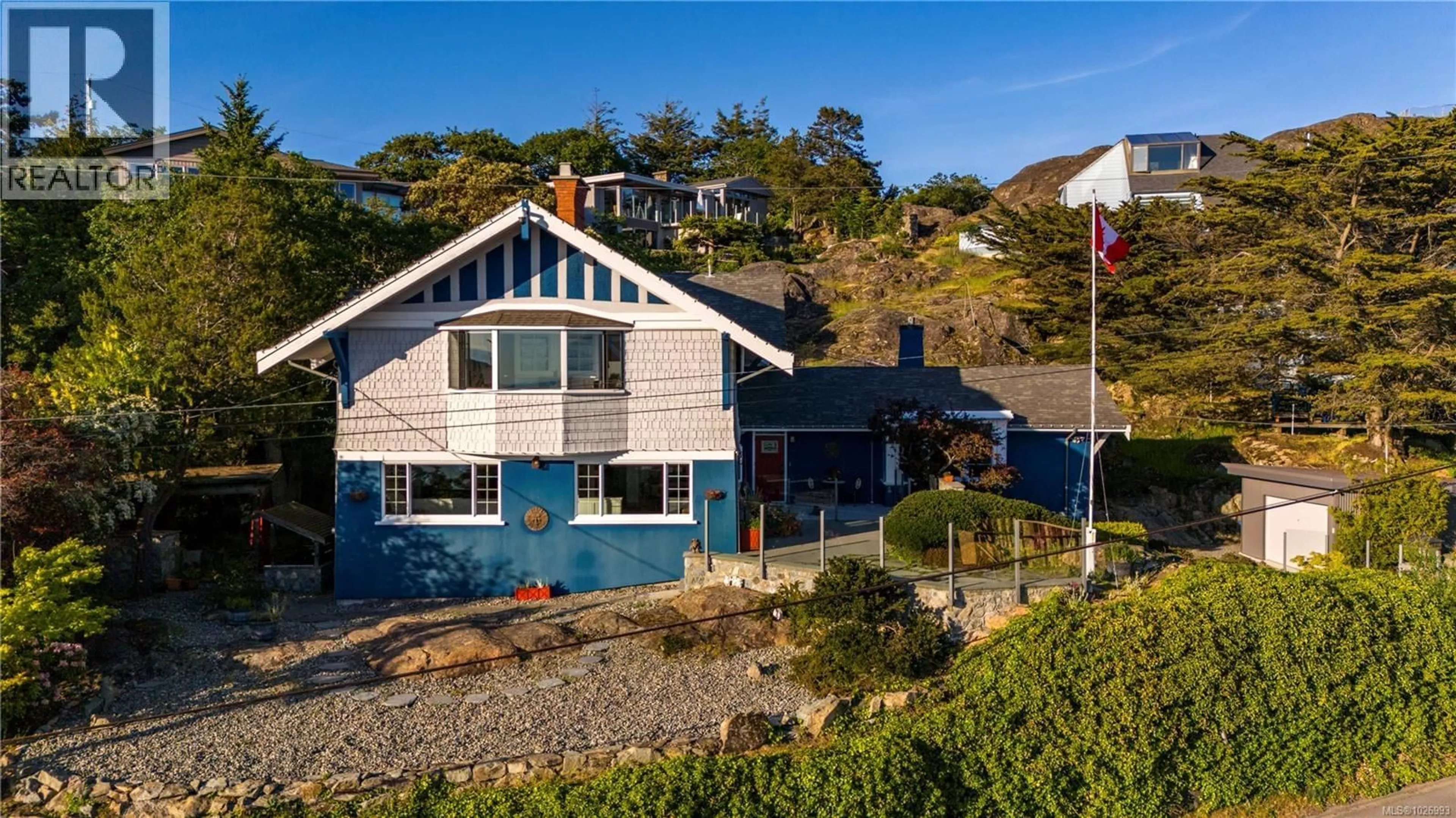 A pic from outside/outdoor area/front of a property/back of a property/a pic from drone, building for 50 KING GEORGE TERRACE, Oak Bay British Columbia V8S2J9