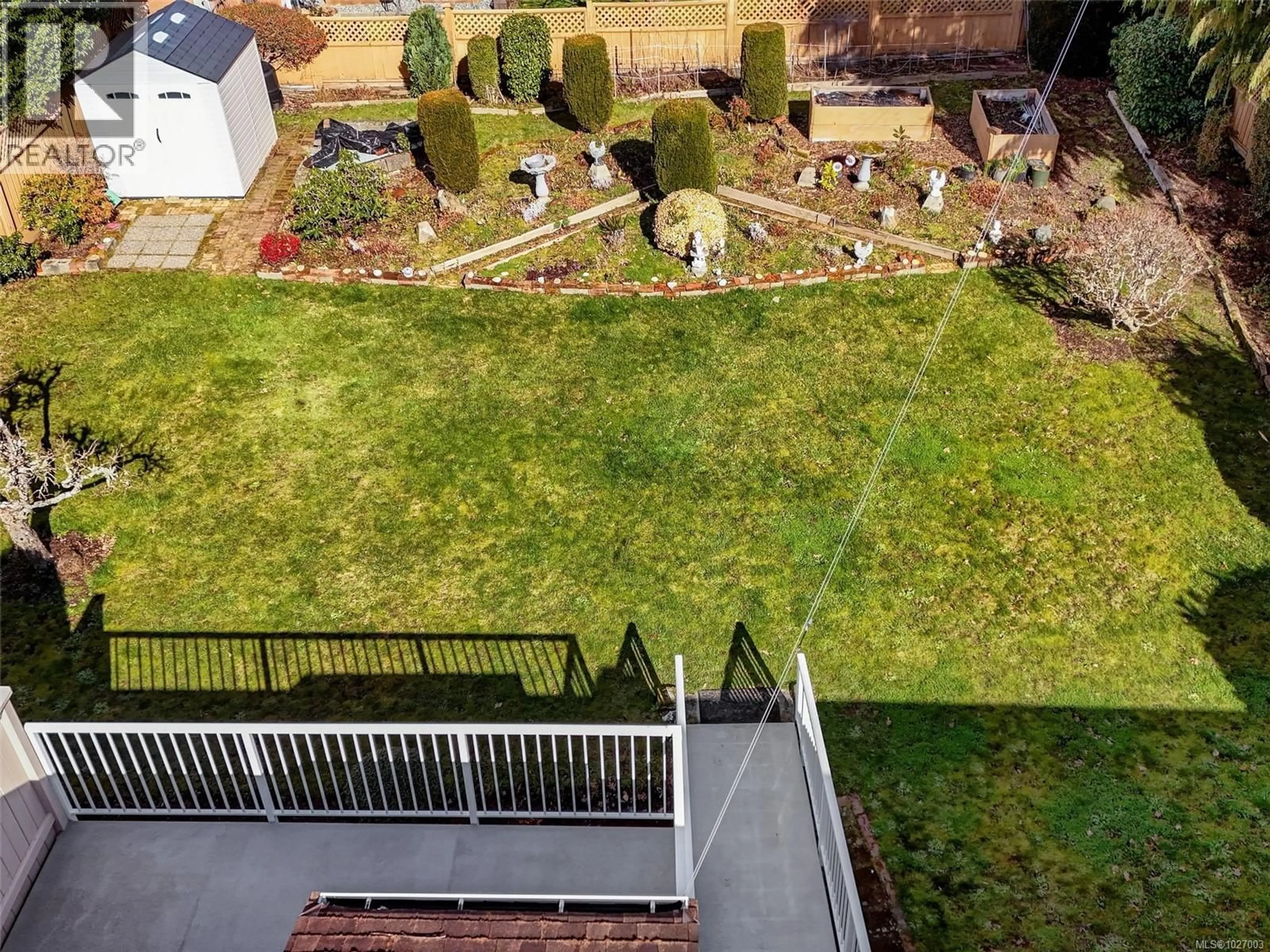 A pic from outside/outdoor area/front of a property/back of a property/a pic from drone, unknown for 190 HOMER ROAD, Saanich British Columbia V8Z1V6