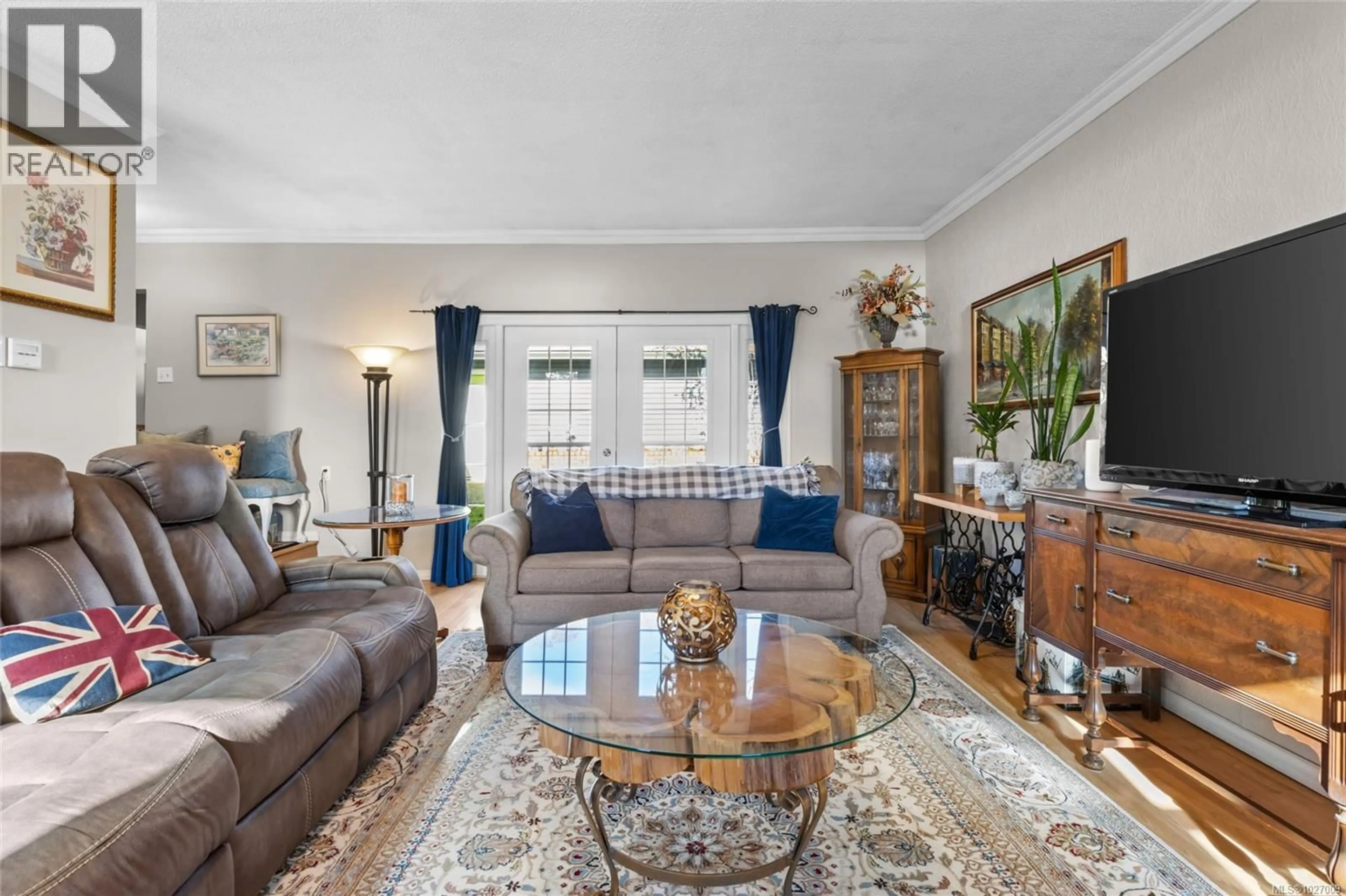 Living room with furniture, unknown for 6038 WISTERIA WAY, Duncan British Columbia V9L3Z3