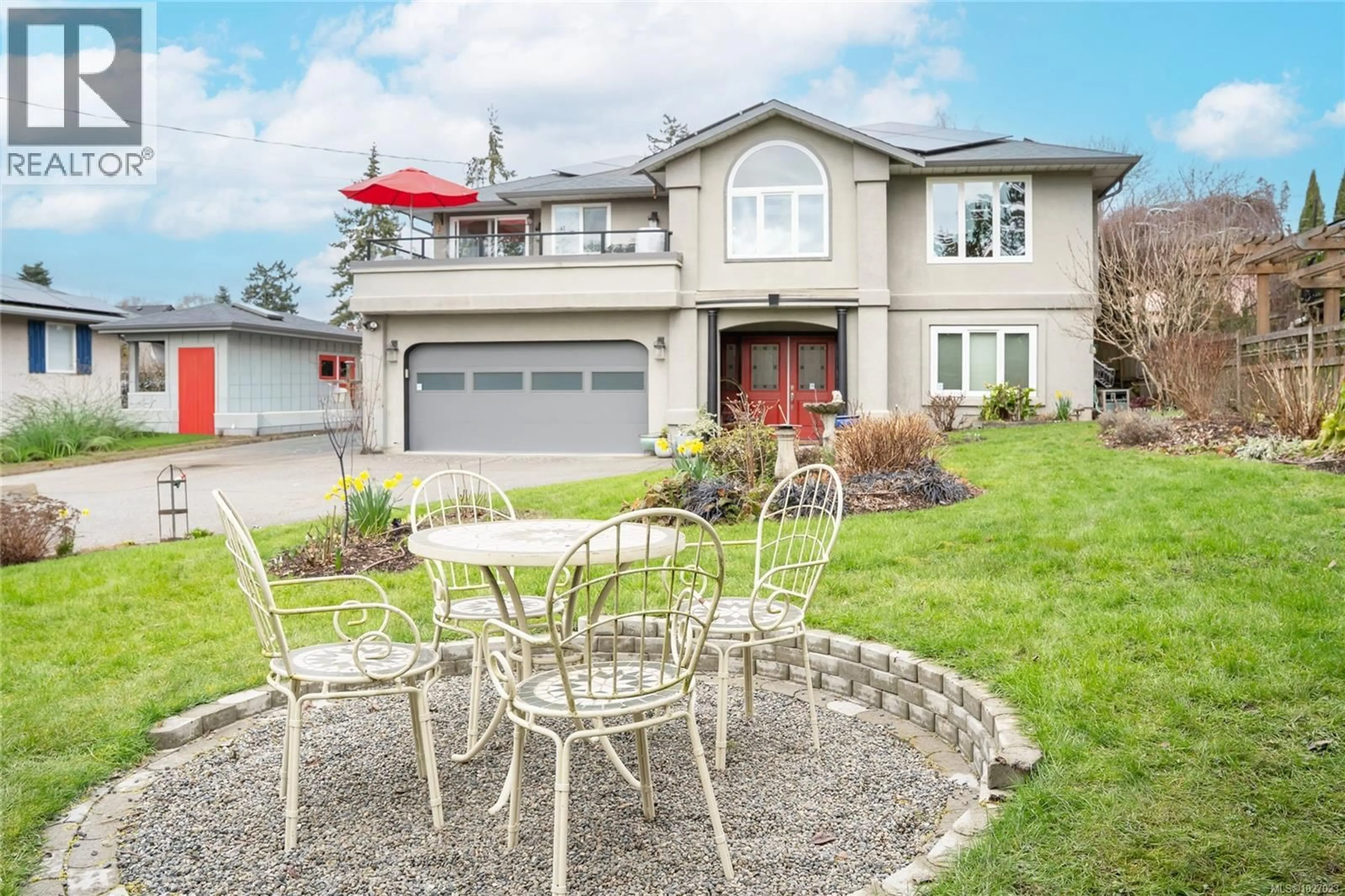 Patio, street for 876 VERDIER AVENUE, Central Saanich British Columbia V8M1B9