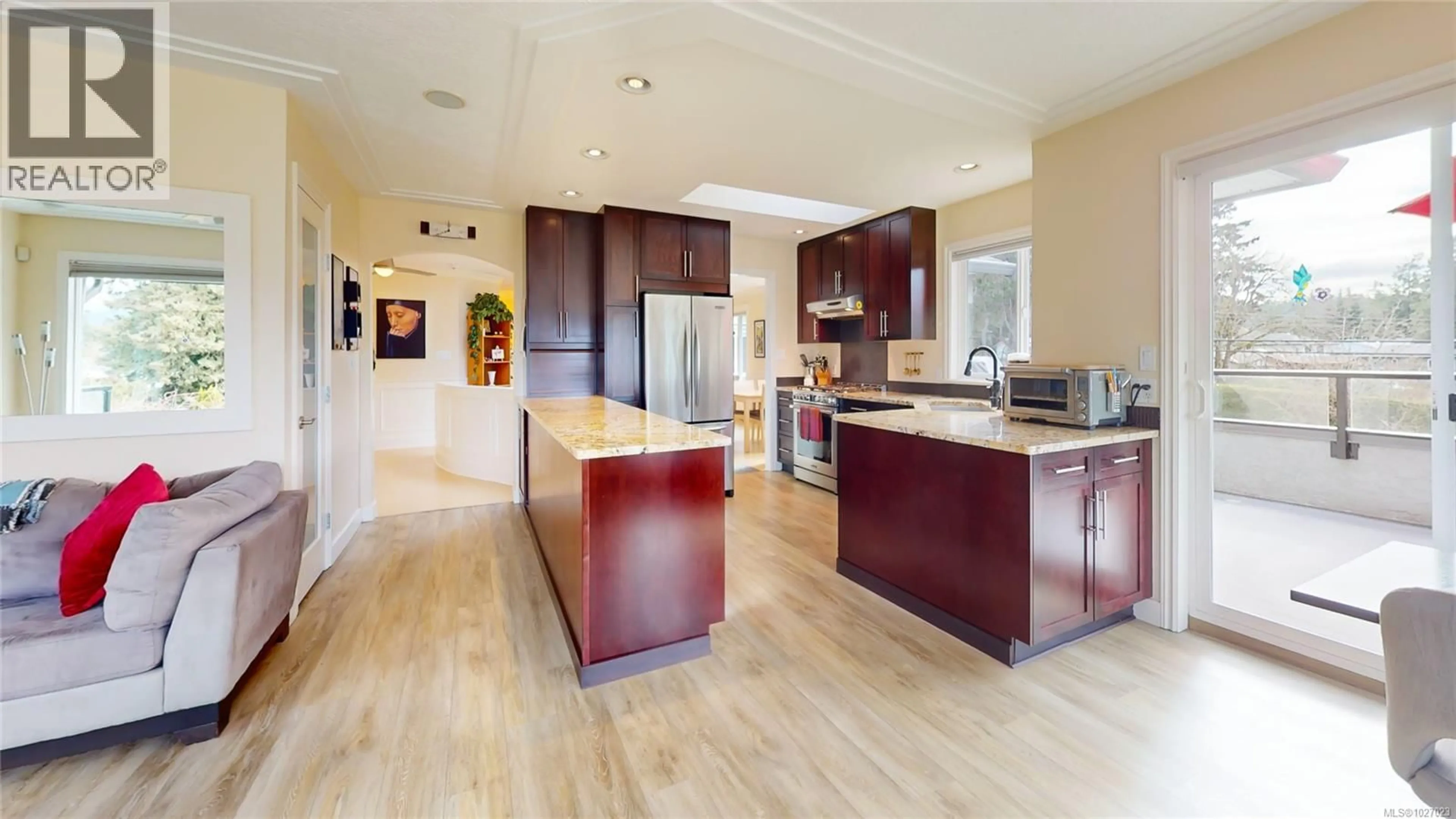 Open concept kitchen, unknown for 876 VERDIER AVENUE, Central Saanich British Columbia V8M1B9