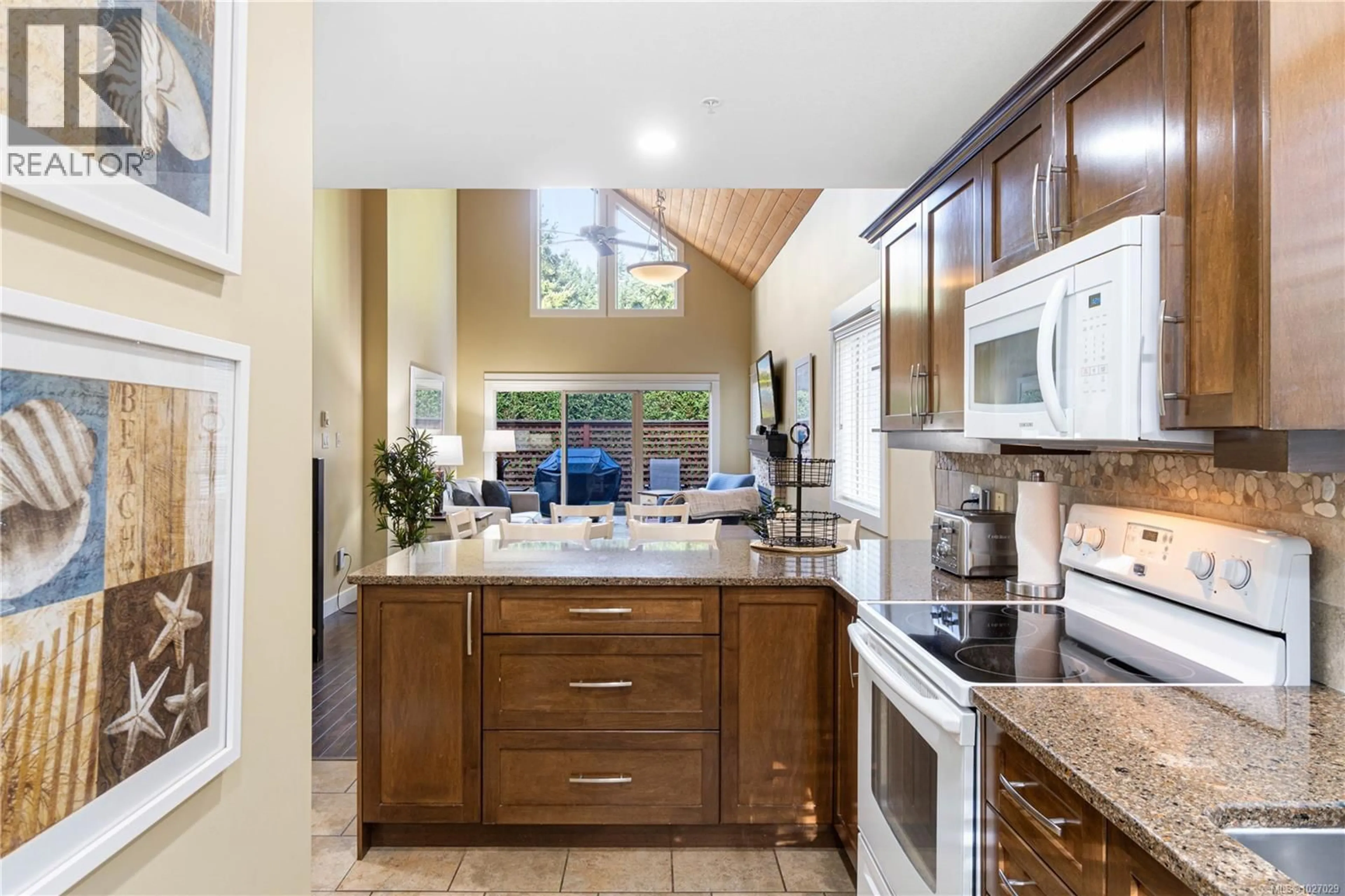 Open concept kitchen, ceramic/tile floor for 261 - 1130 RESORT DRIVE, Parksville British Columbia V9P2E3