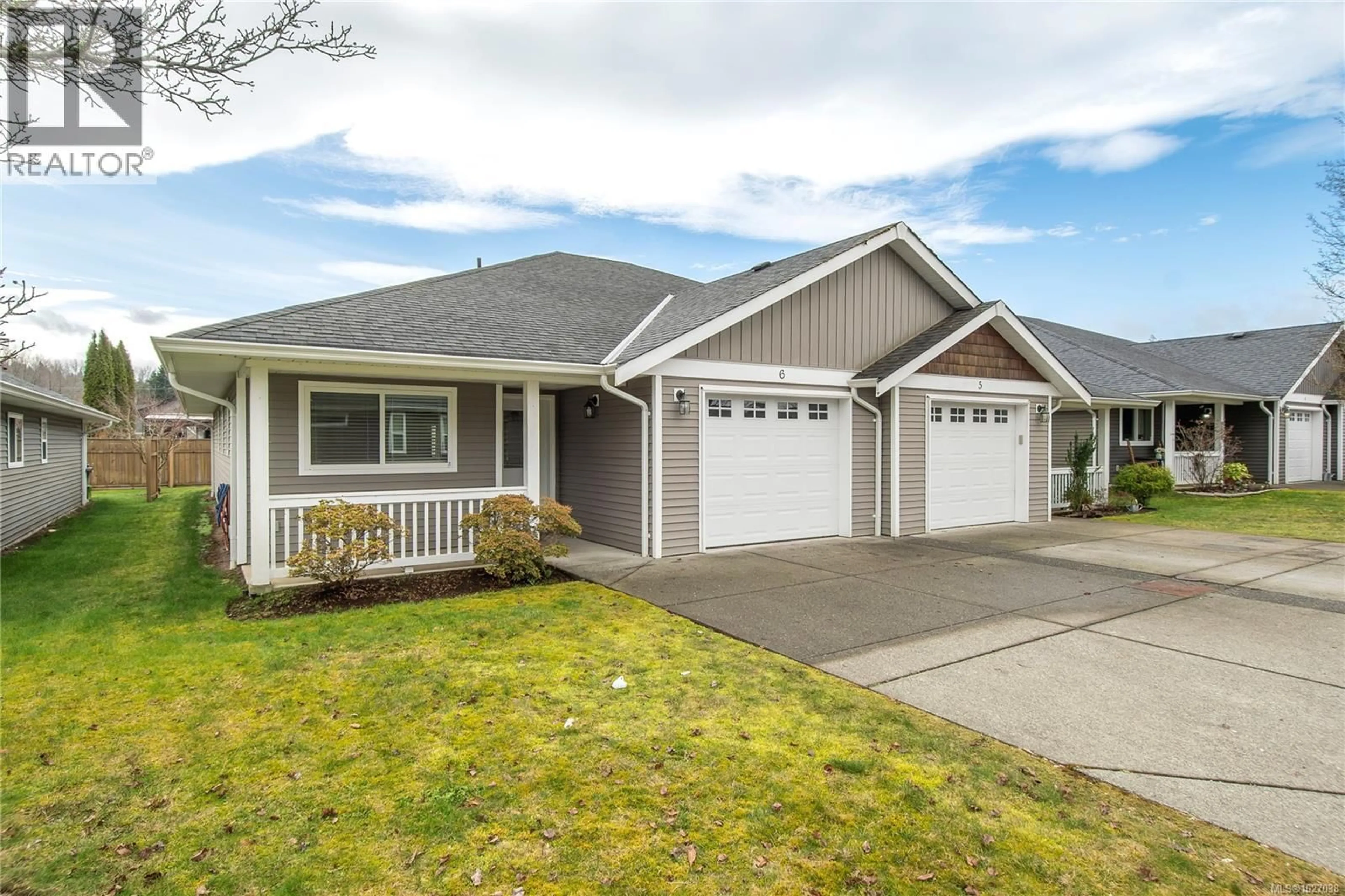 Home with vinyl exterior material, street for 6 - 3400 CONISTON CRESCENT, Cumberland British Columbia V0R1S0