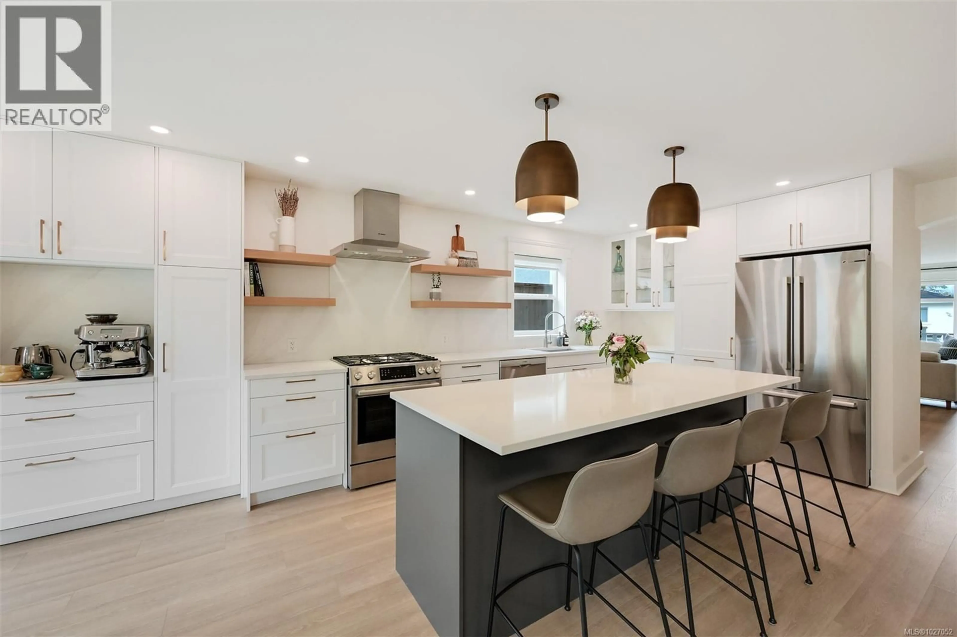 Open concept kitchen, unknown for 1317 BALMORAL ROAD, Victoria British Columbia V8R1L6