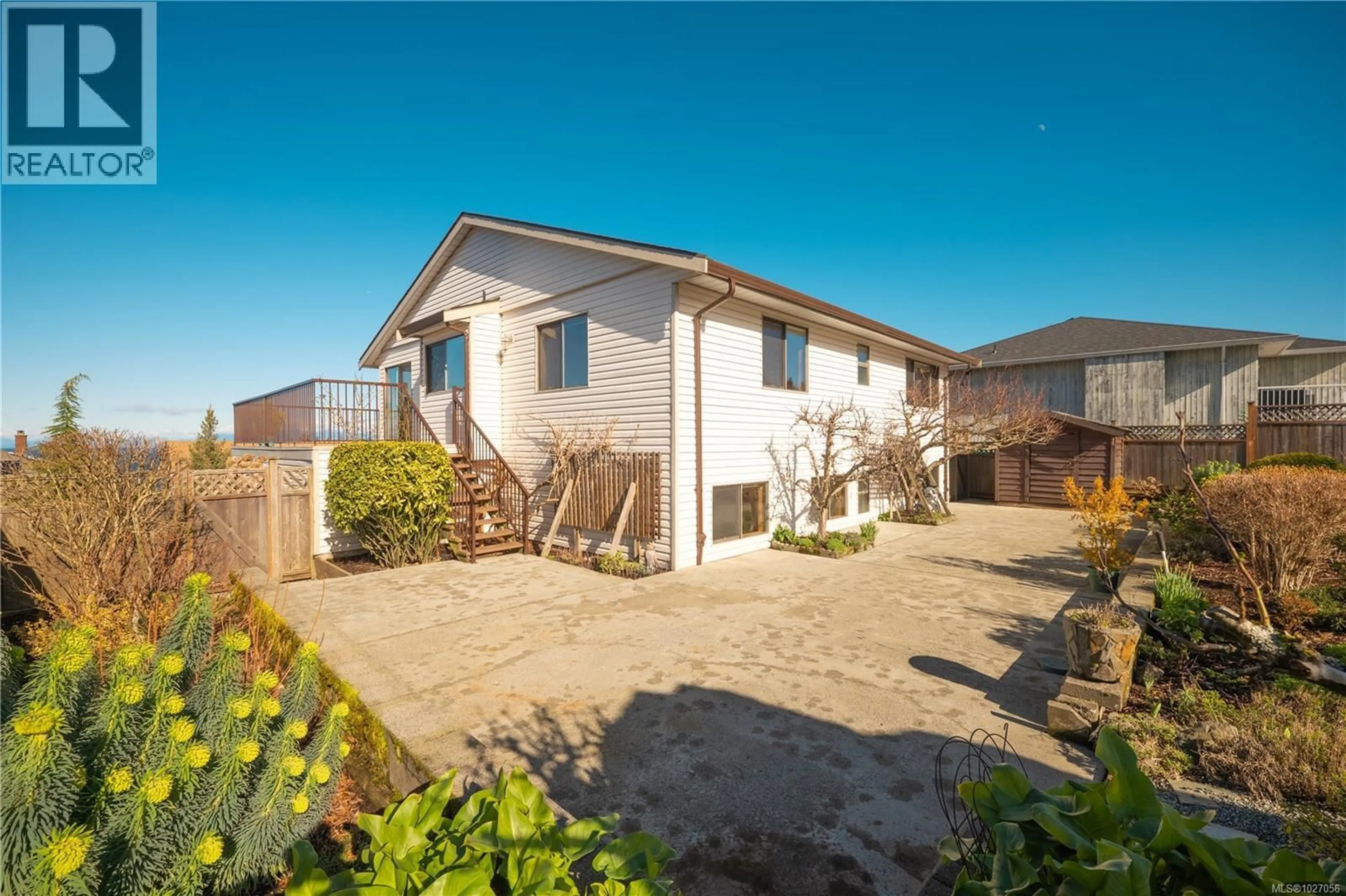 A pic from outside/outdoor area/front of a property/back of a property/a pic from drone, street for 125 SAND PIPER PLACE, Nanaimo British Columbia V9V1H5