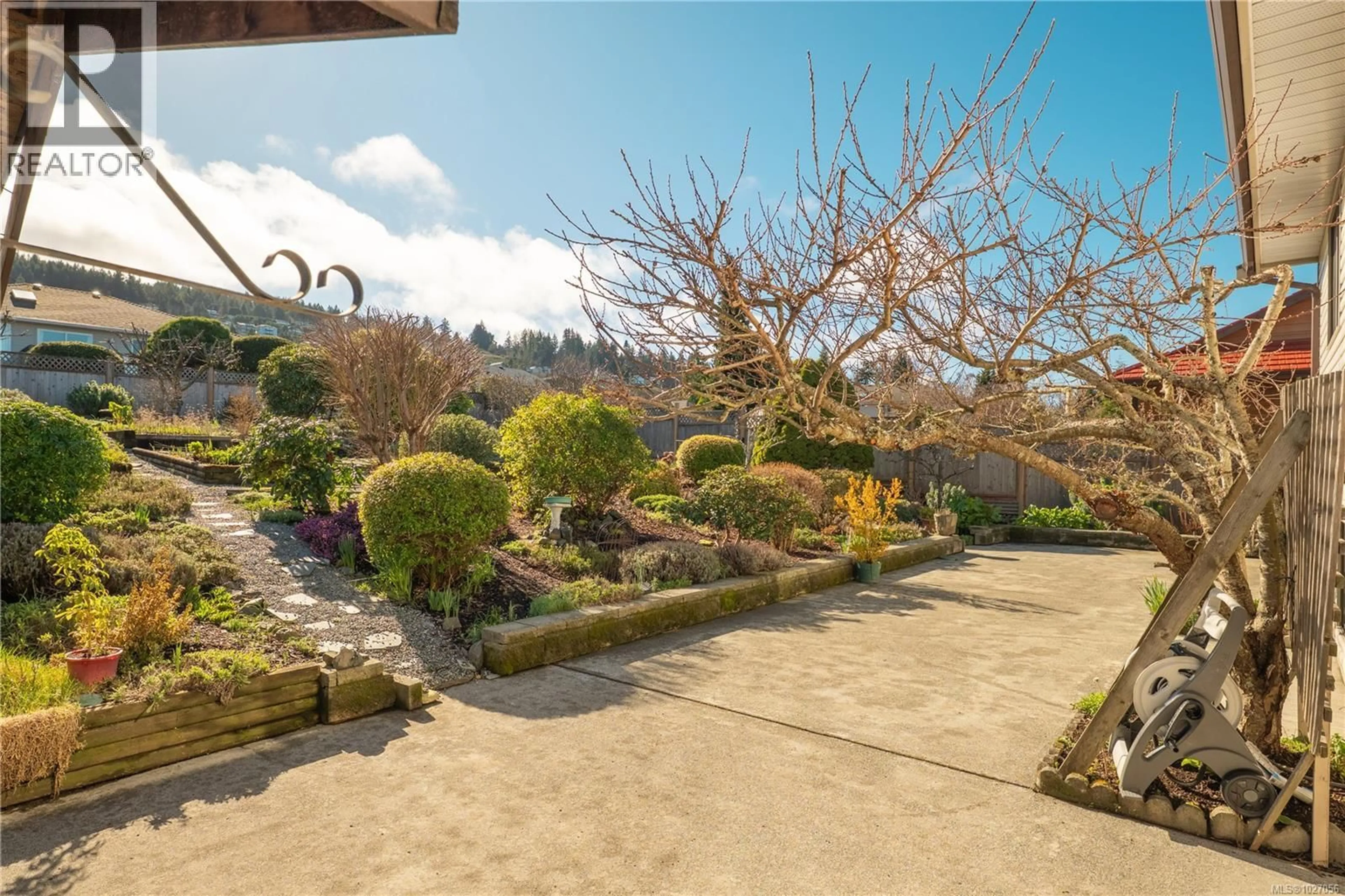 Patio, street for 125 SAND PIPER PLACE, Nanaimo British Columbia V9V1H5