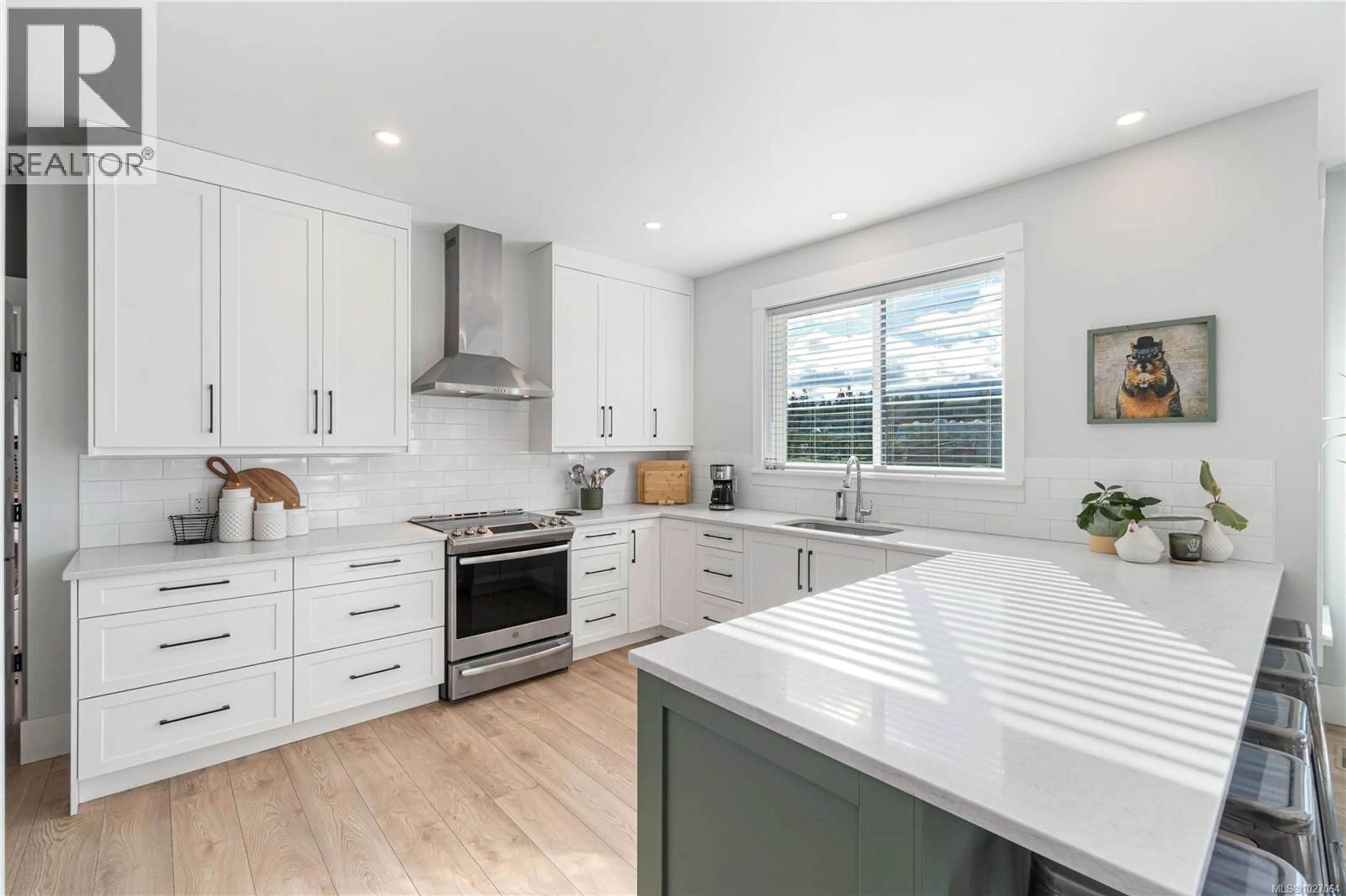 Open concept kitchen, unknown for 3770 TRALEE ROAD, Qualicum Beach British Columbia V9K1V6