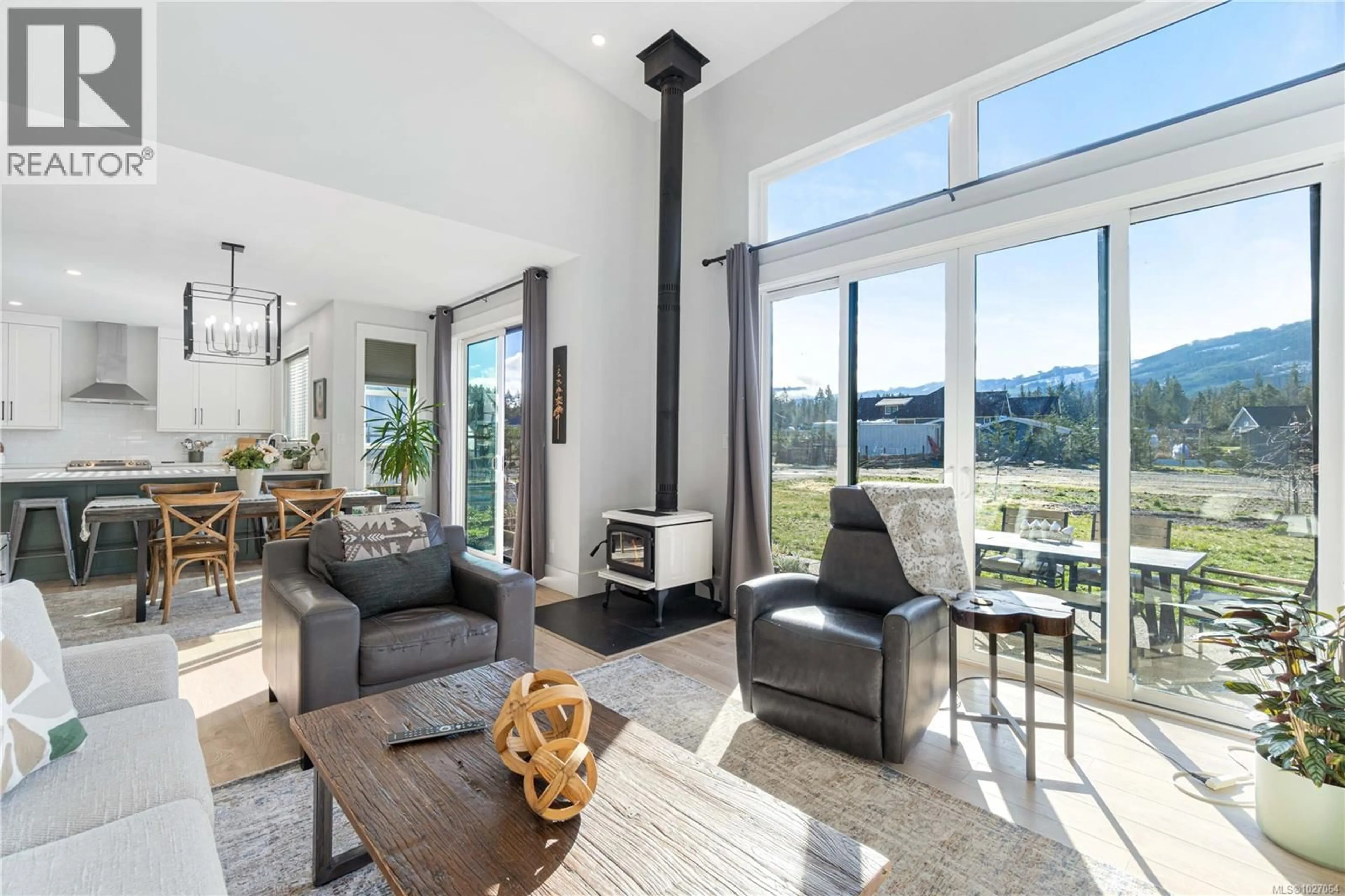 Living room with furniture, unknown for 3770 TRALEE ROAD, Qualicum Beach British Columbia V9K1V6