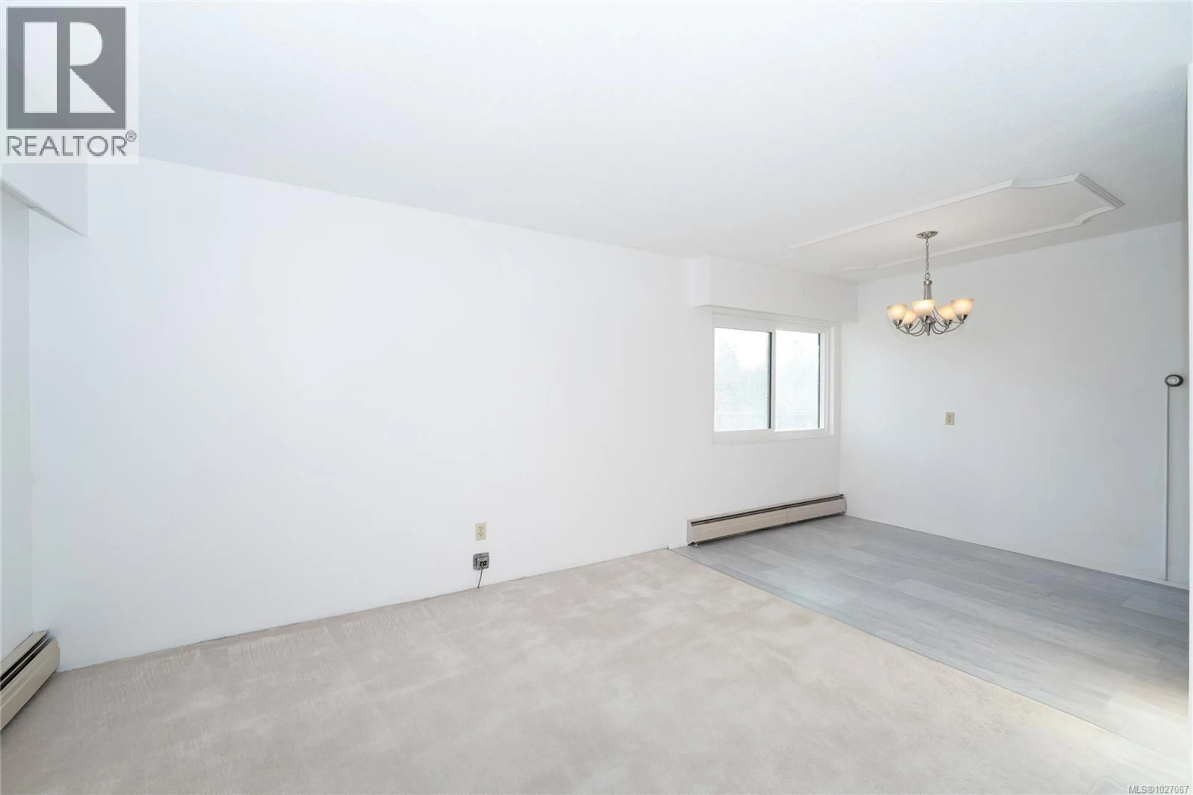 A pic of a room for 218 - 1680 POPLAR AVENUE, Saanich British Columbia V8P4K7
