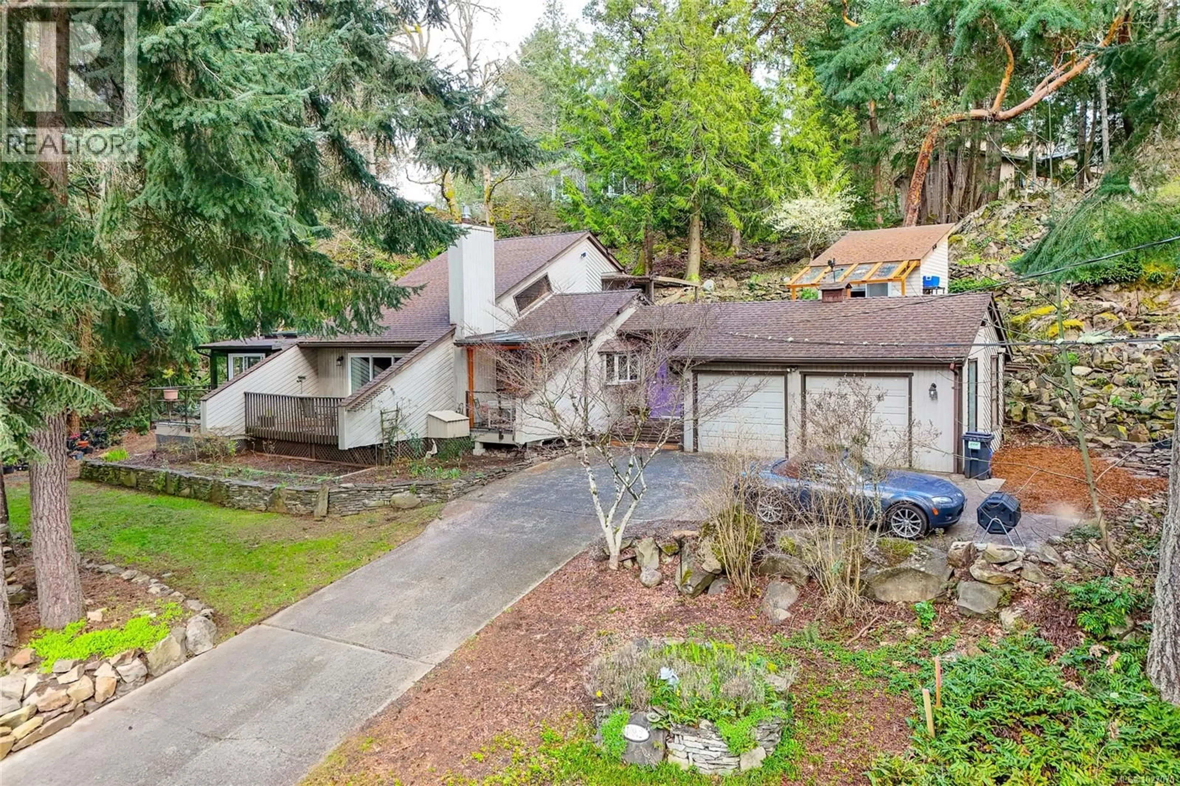 A pic from outside/outdoor area/front of a property/back of a property/a pic from drone, unknown for 10912 BOAS ROAD, North Saanich British Columbia V8L5J1