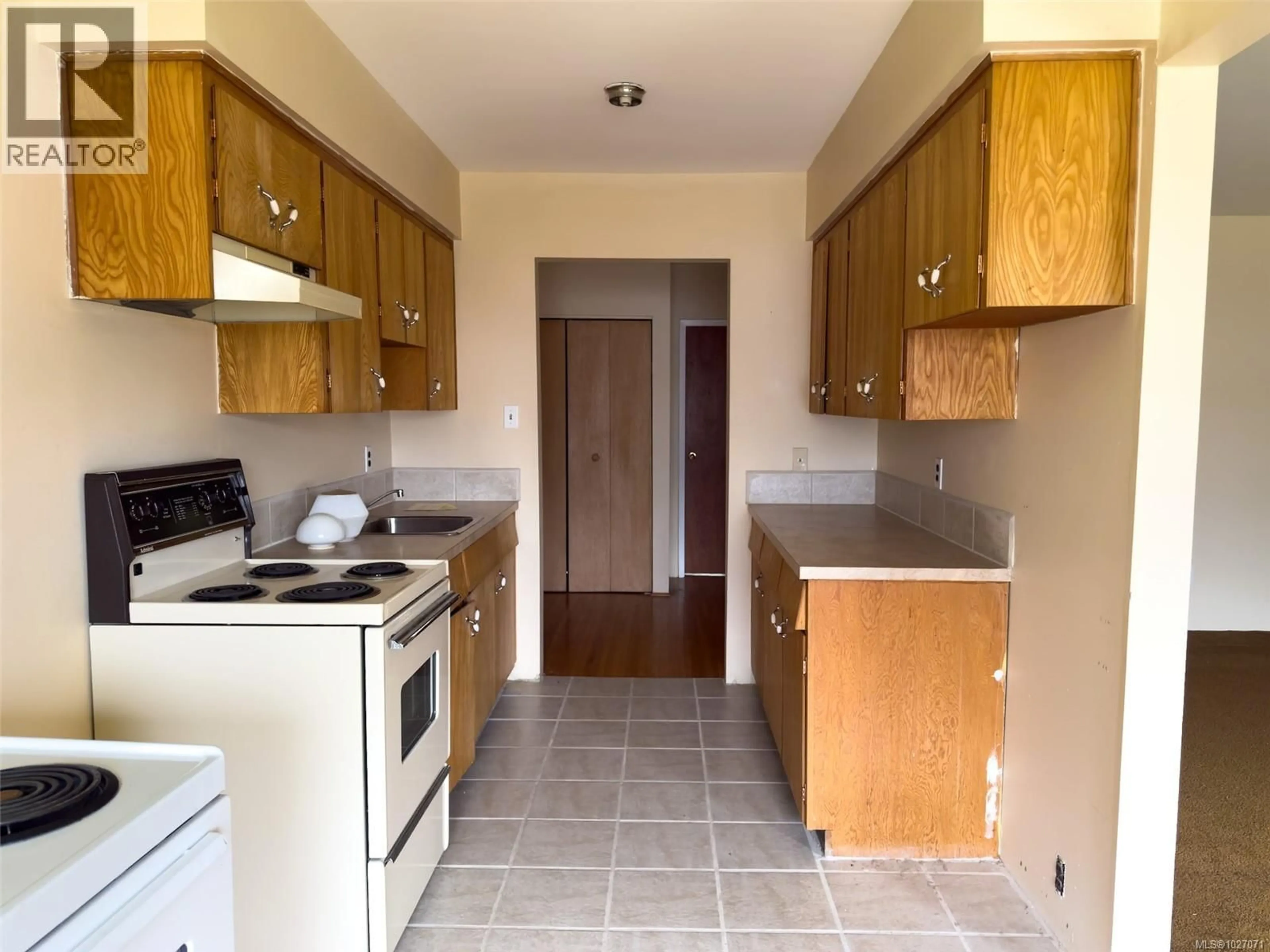 Standard kitchen, unknown for 403 - 1083 MAQUINNA AVENUE, Port Alice British Columbia V0N2N0