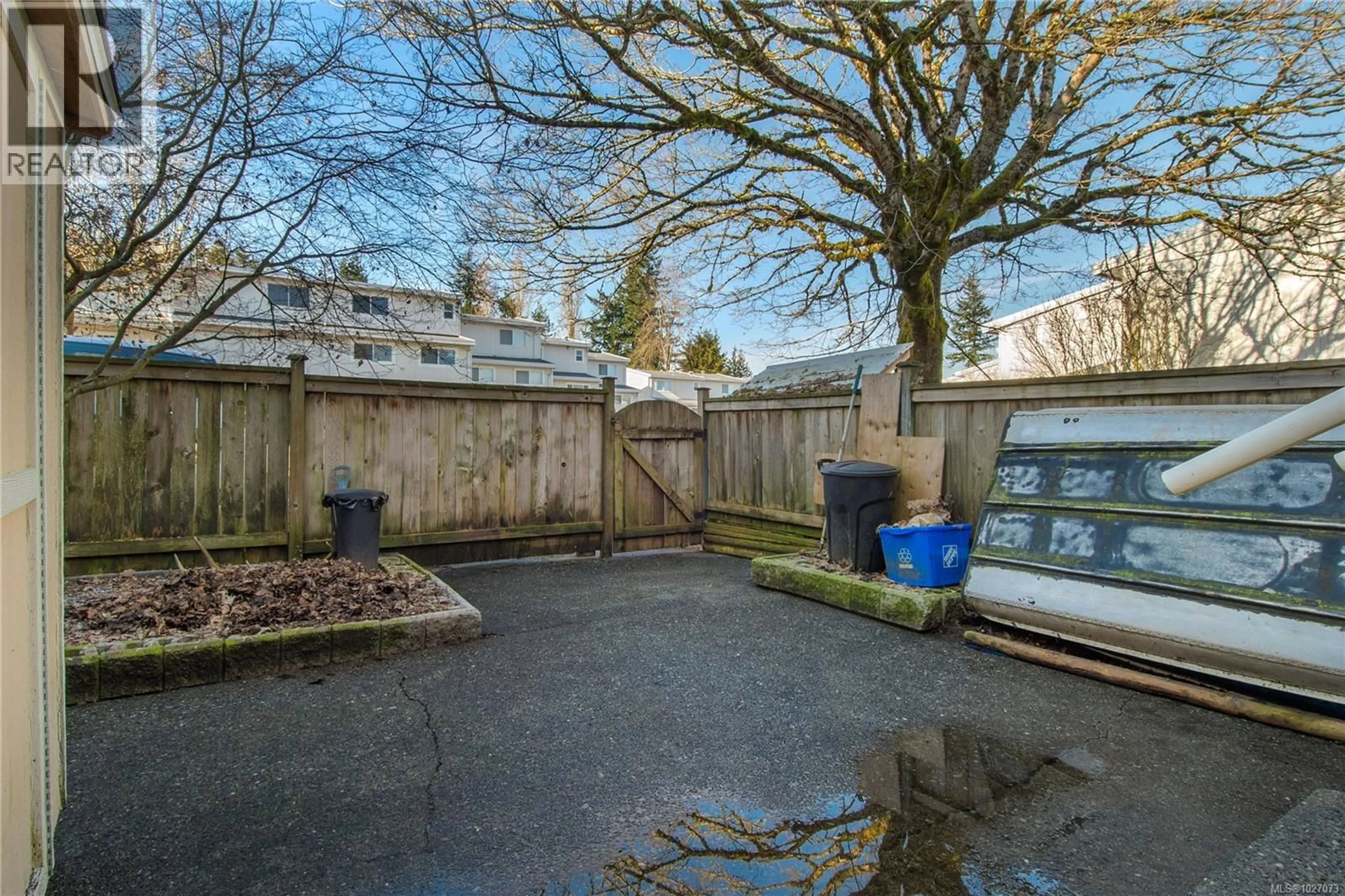 Patio, street for 13 - 400 ROBRON ROAD, Campbell River British Columbia V9W5N5