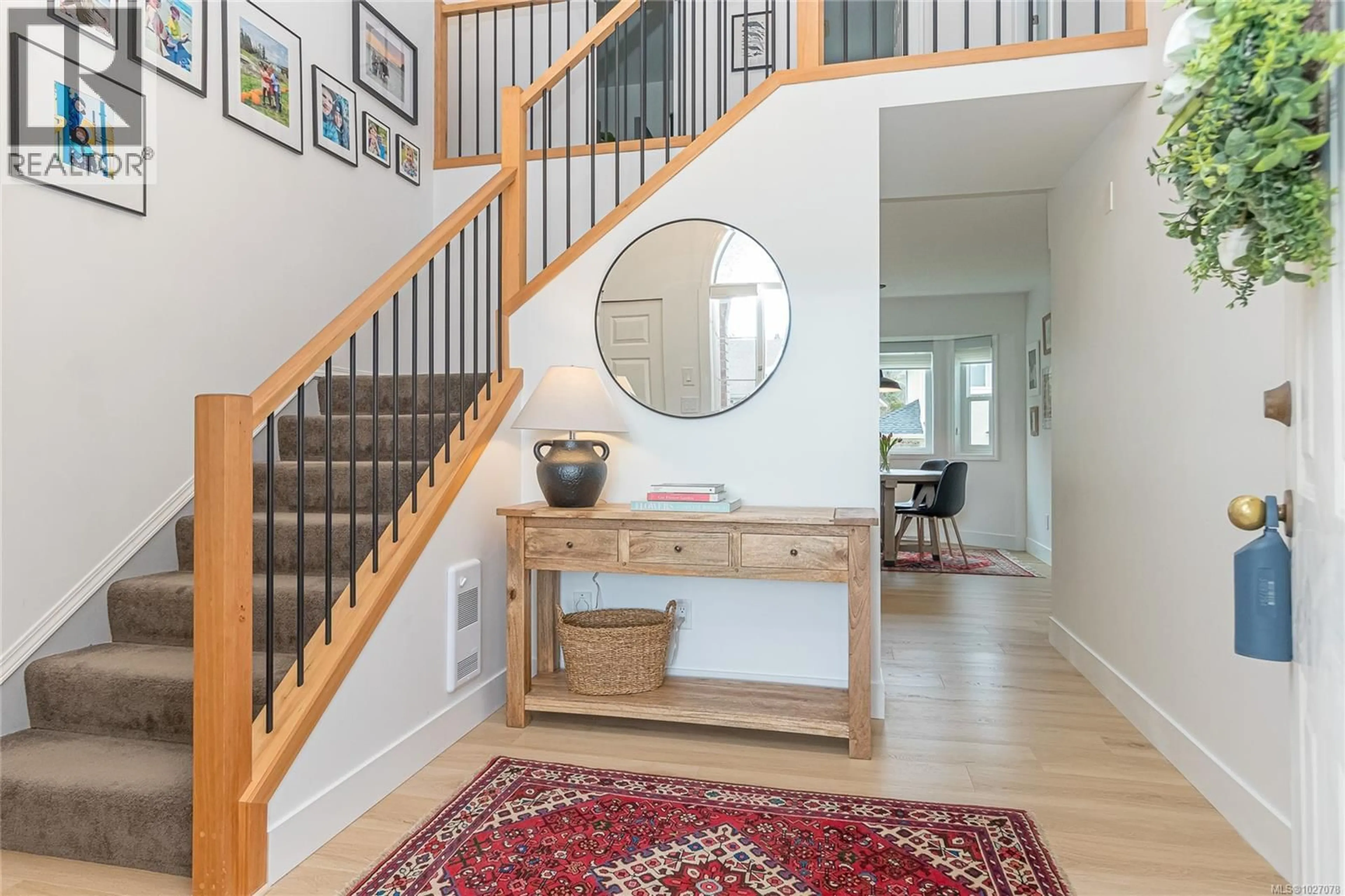 Indoor entryway for 2060 BERKSHIRE PLACE, Nanaimo British Columbia V9T5R3