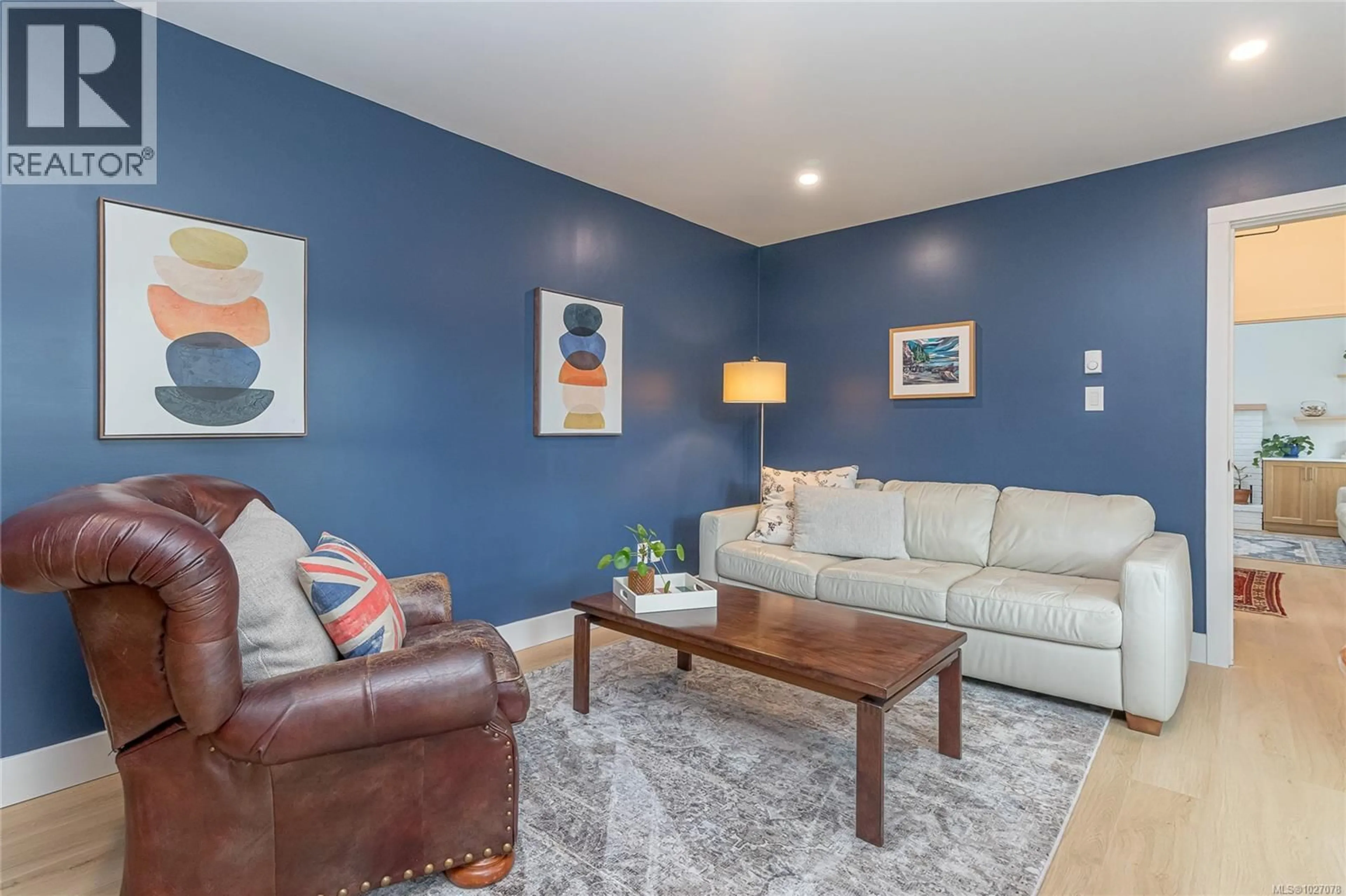 Living room with furniture, unknown for 2060 BERKSHIRE PLACE, Nanaimo British Columbia V9T5R3