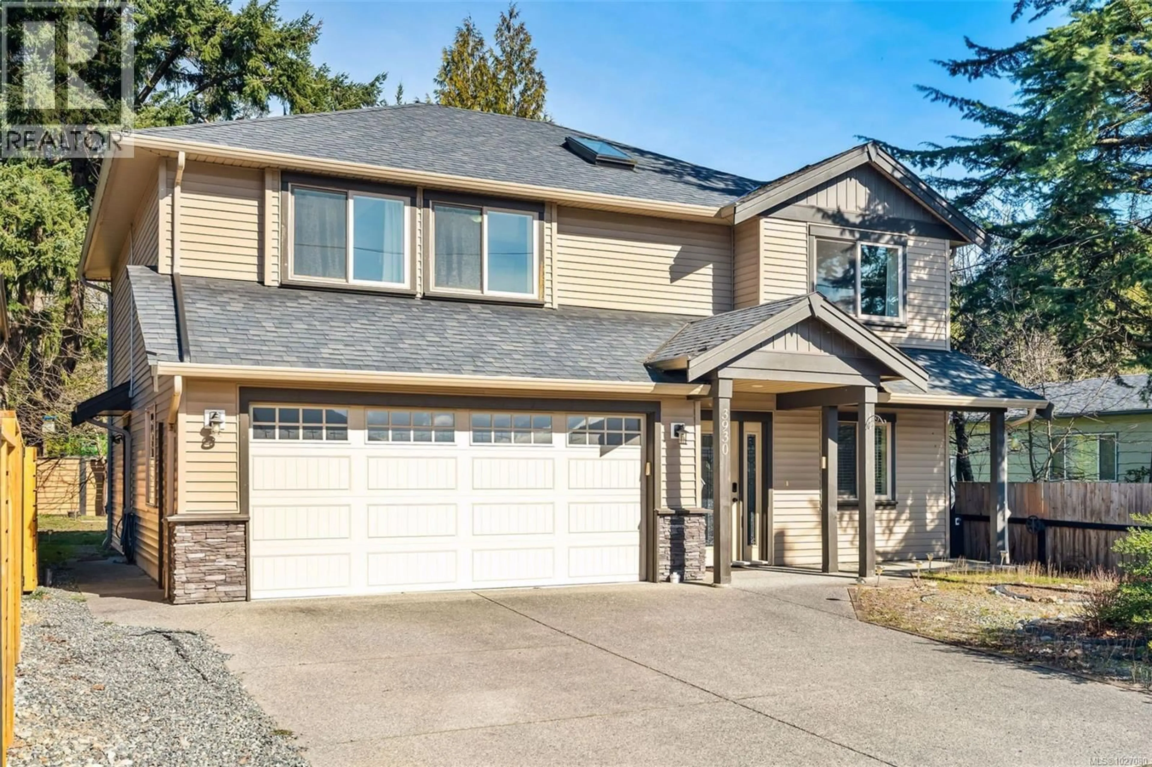 Home with vinyl exterior material, street for 3930 WELLESLEY AVENUE, Nanaimo British Columbia V9T2B1