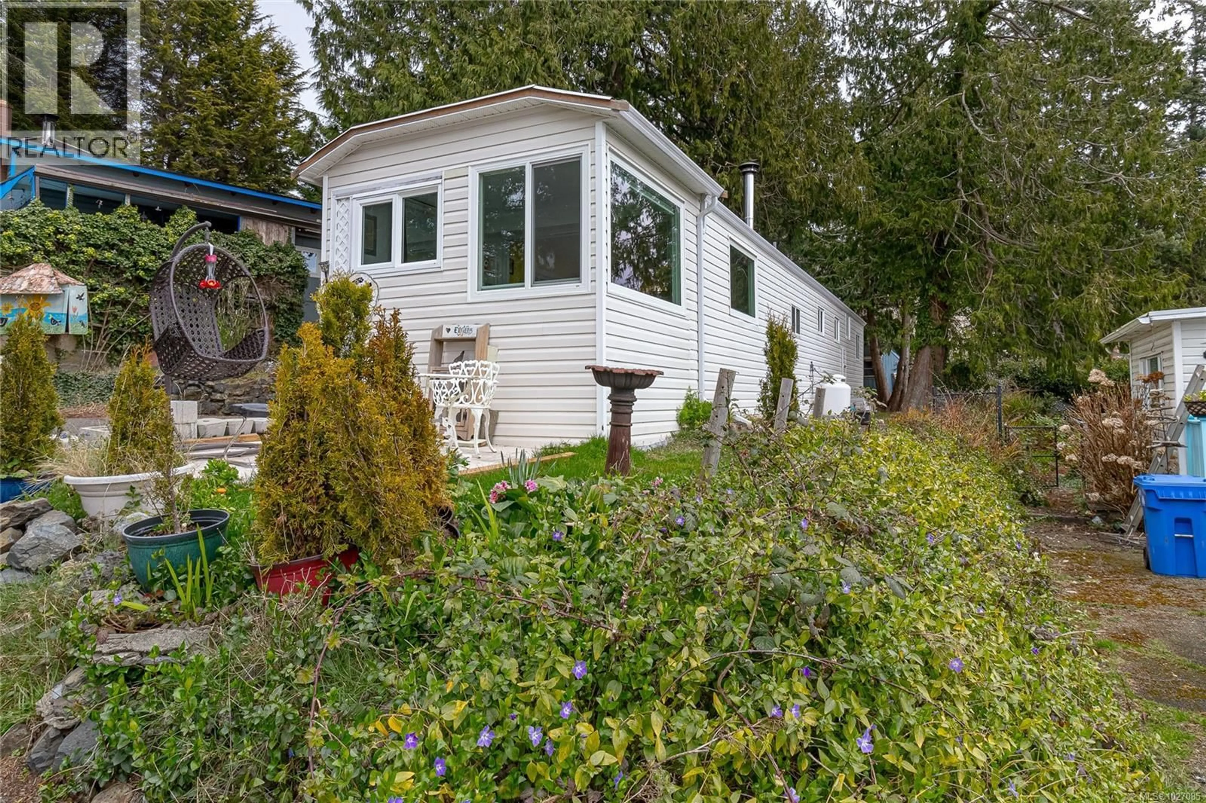 Home with vinyl exterior material, street for 9 - 8177 WEST COAST ROAD, Sooke British Columbia V9Z1E2