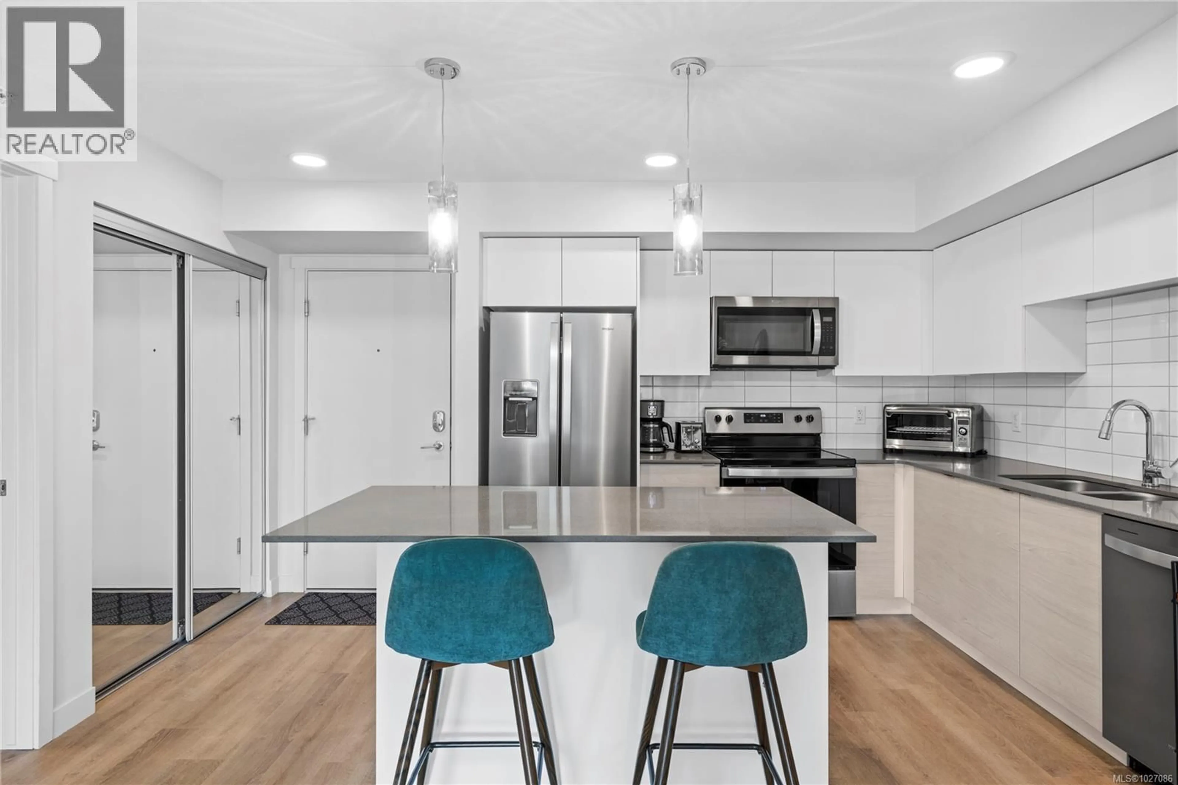 Open concept kitchen, unknown for 308 - 4810 CEDAR RIDGE PLACE, Nanaimo British Columbia V9T0M7