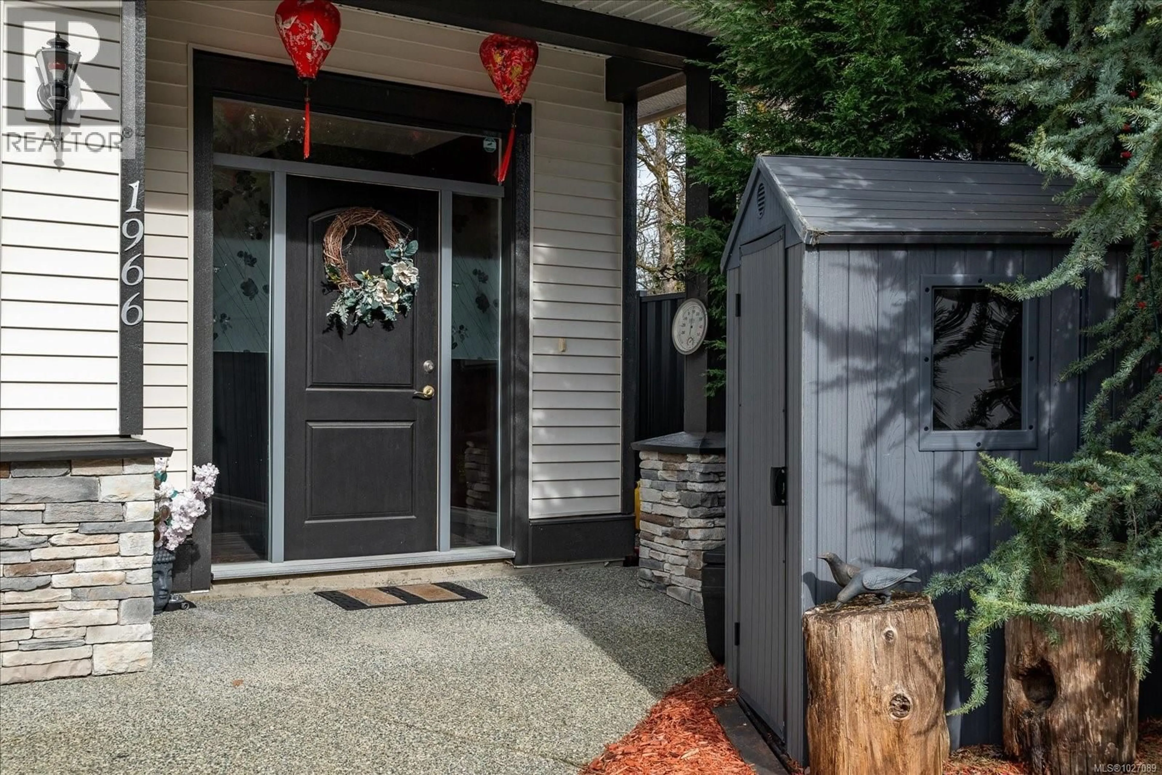 Indoor entryway for 1966 CAMAS ROAD, Nanaimo British Columbia V9R0G9