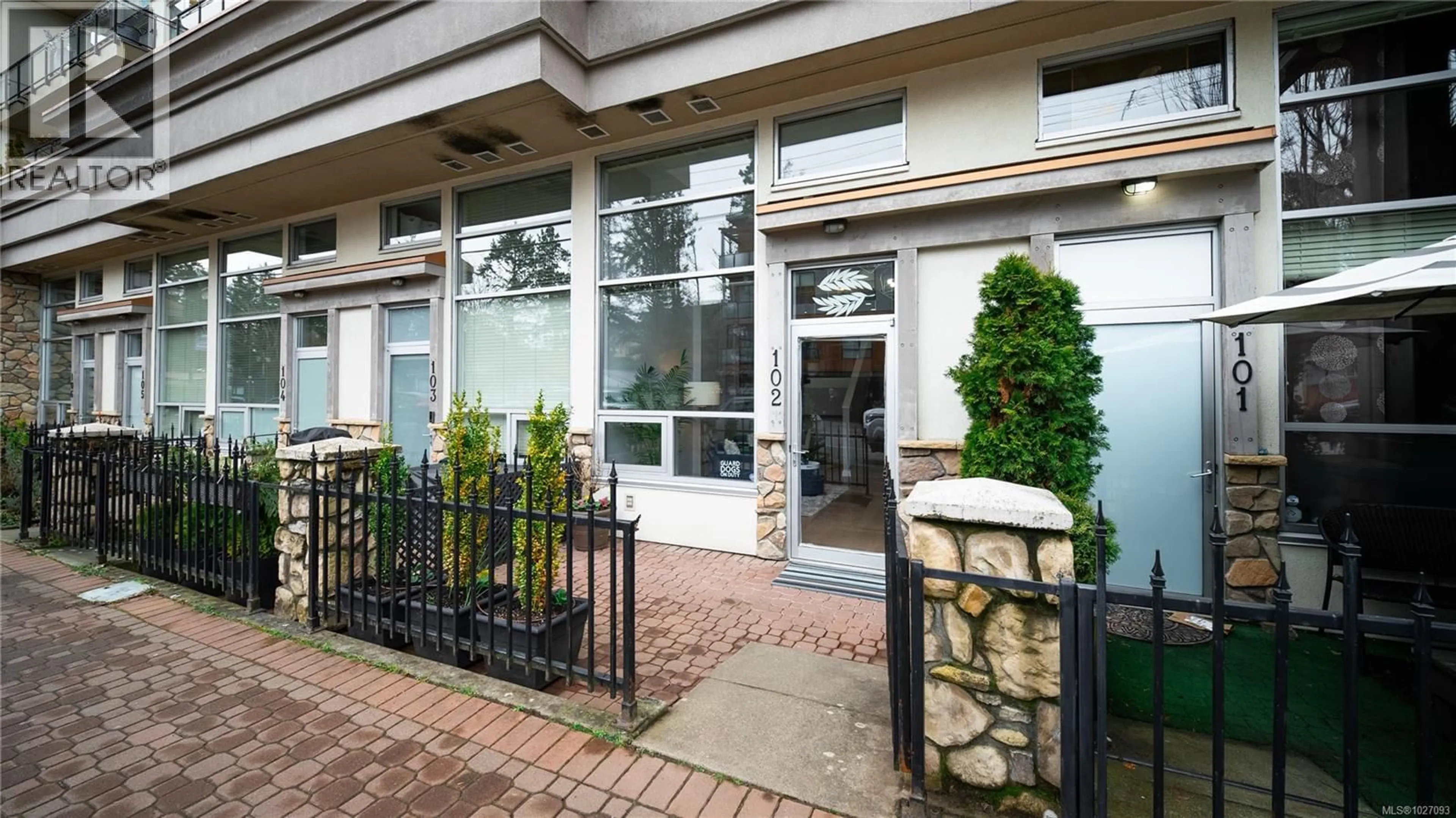 Indoor foyer for 102 - 866 GOLDSTREAM AVENUE, Langford British Columbia V9B2X9