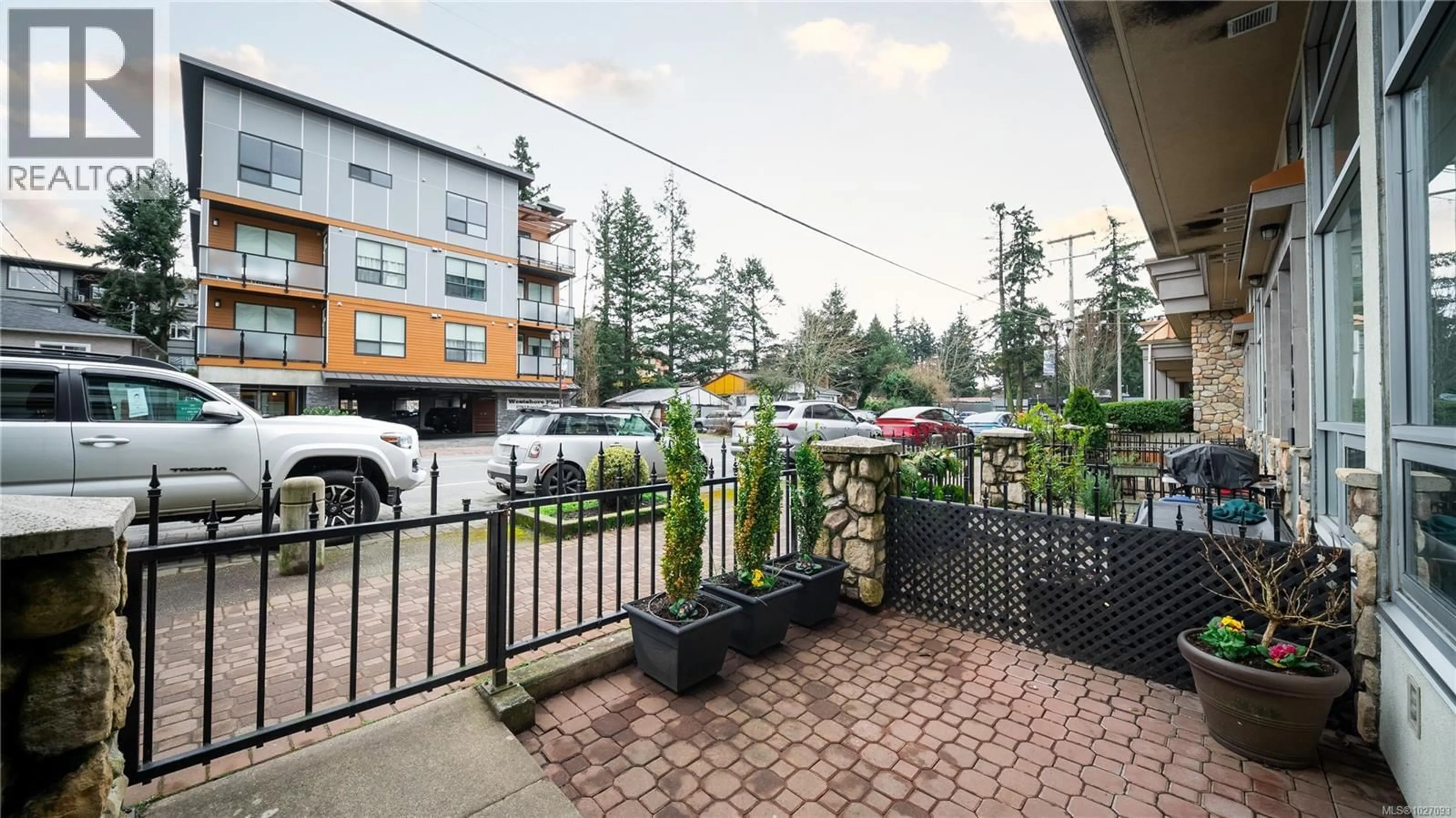 Patio, street for 102 - 866 GOLDSTREAM AVENUE, Langford British Columbia V9B2X9