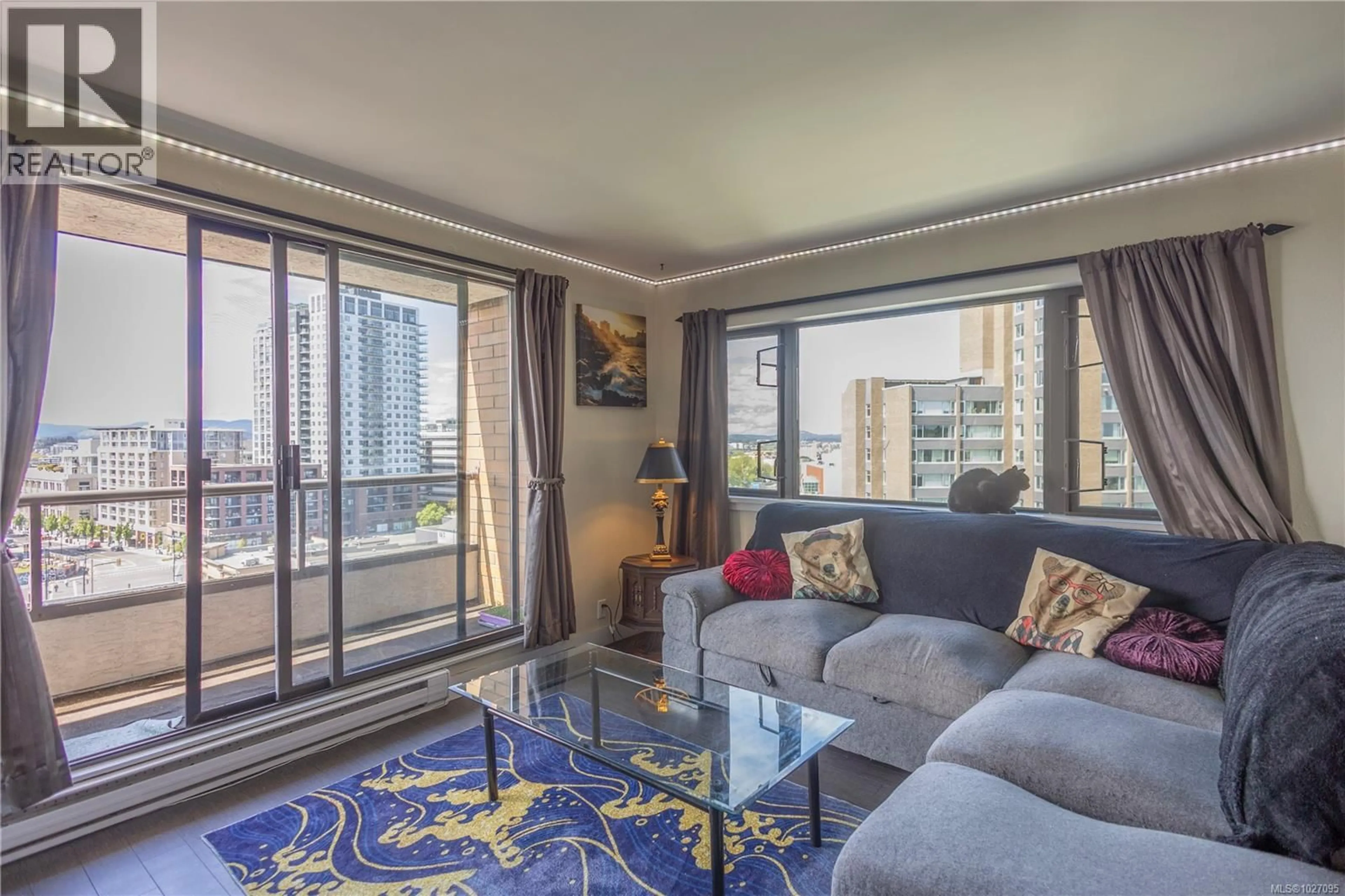 Living room with furniture, carpet floor for 1004 - 1630 QUADRA STREET, Victoria British Columbia V8W3J5