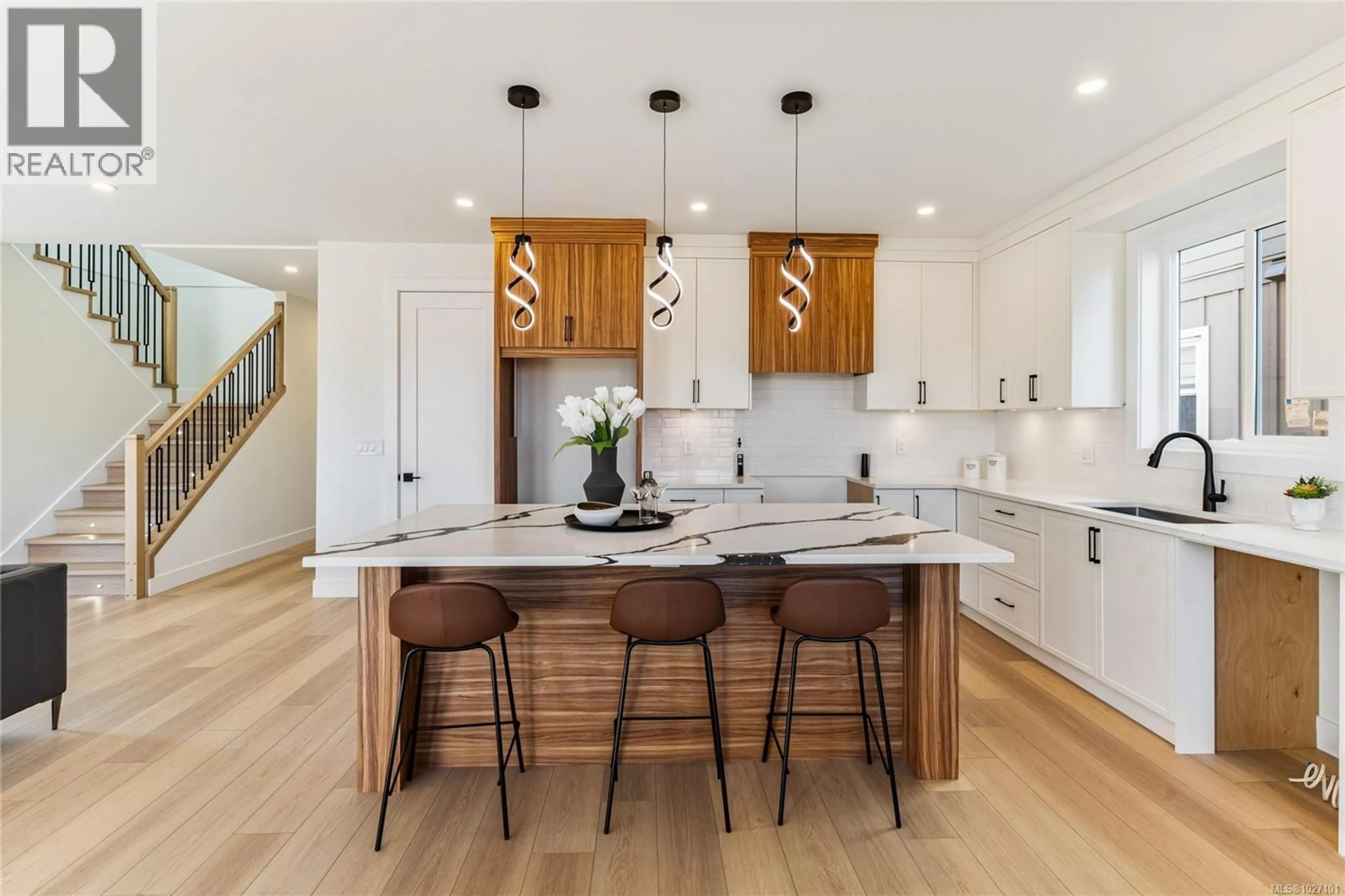 Contemporary kitchen, unknown for 772 PLOVER COURT, Langford British Columbia V9B6Y6