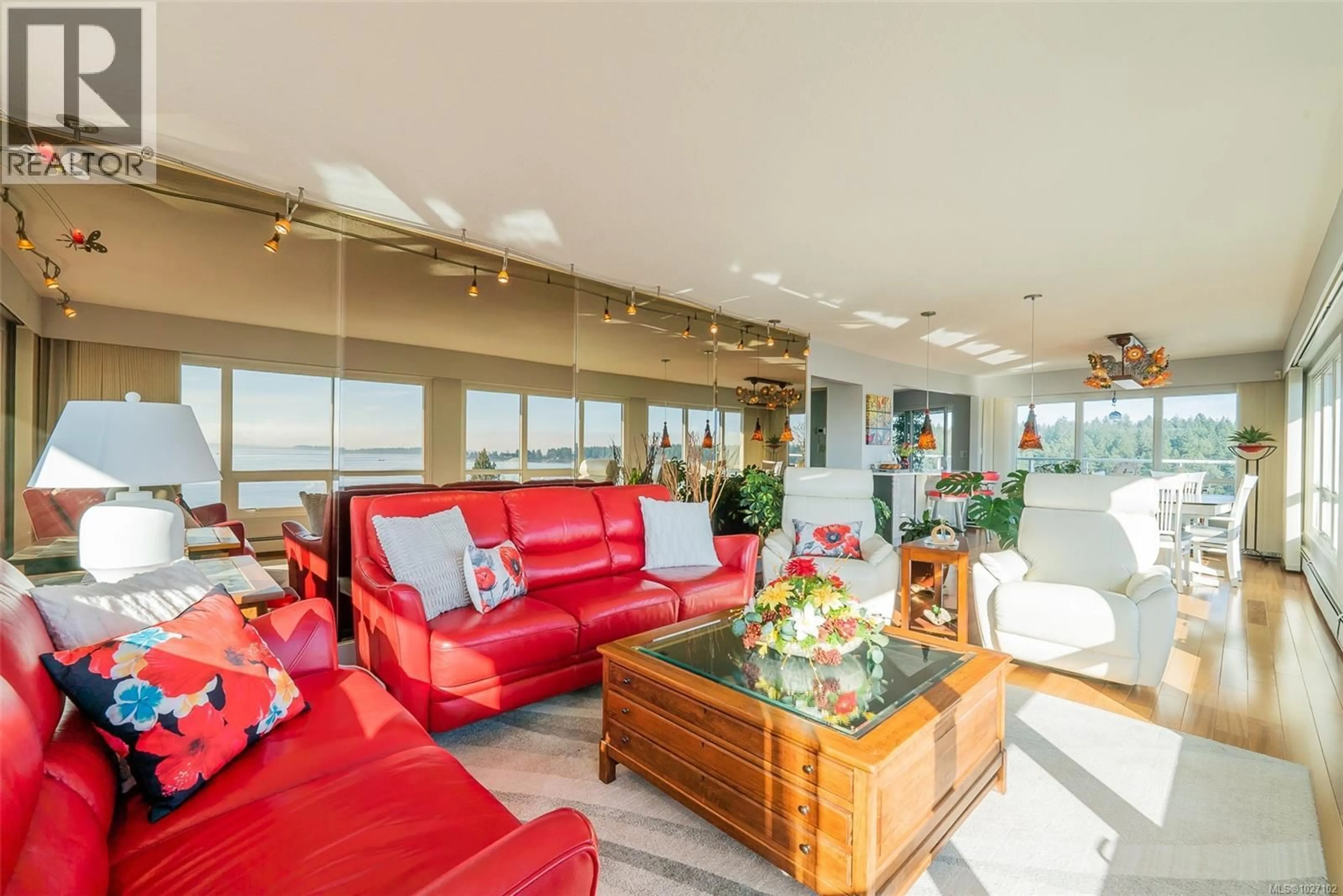 Living room with furniture, unknown for 700 - 375 NEWCASTLE AVENUE, Nanaimo British Columbia V9S4H9