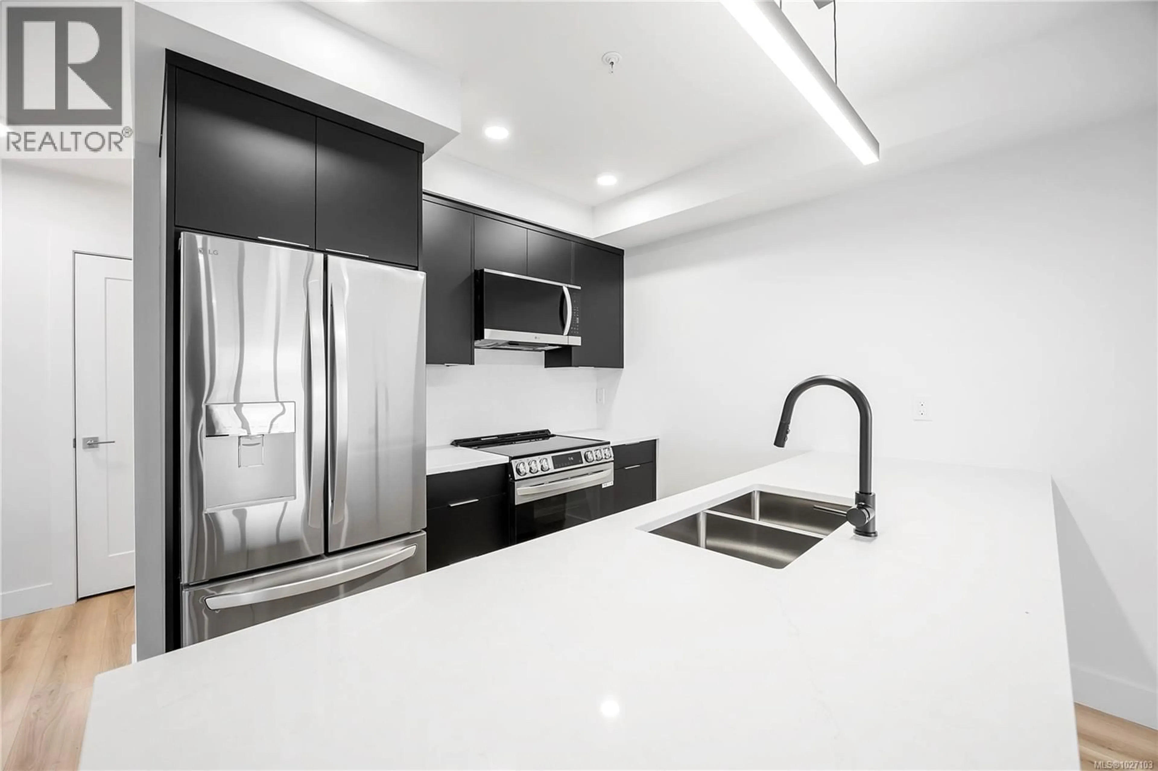 Standard kitchen, unknown for 505 - 45 HALIBURTON STREET, Nanaimo British Columbia V9R4V6