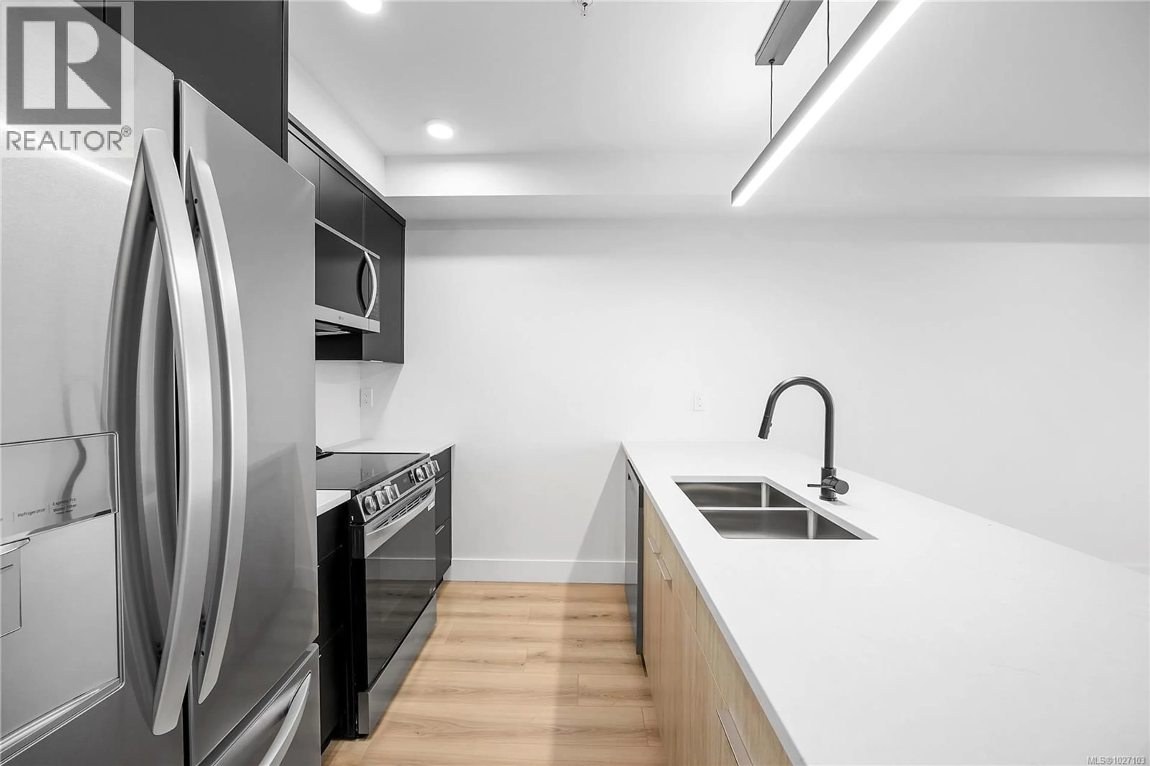 Standard kitchen, unknown for 505 - 45 HALIBURTON STREET, Nanaimo British Columbia V9R4V6