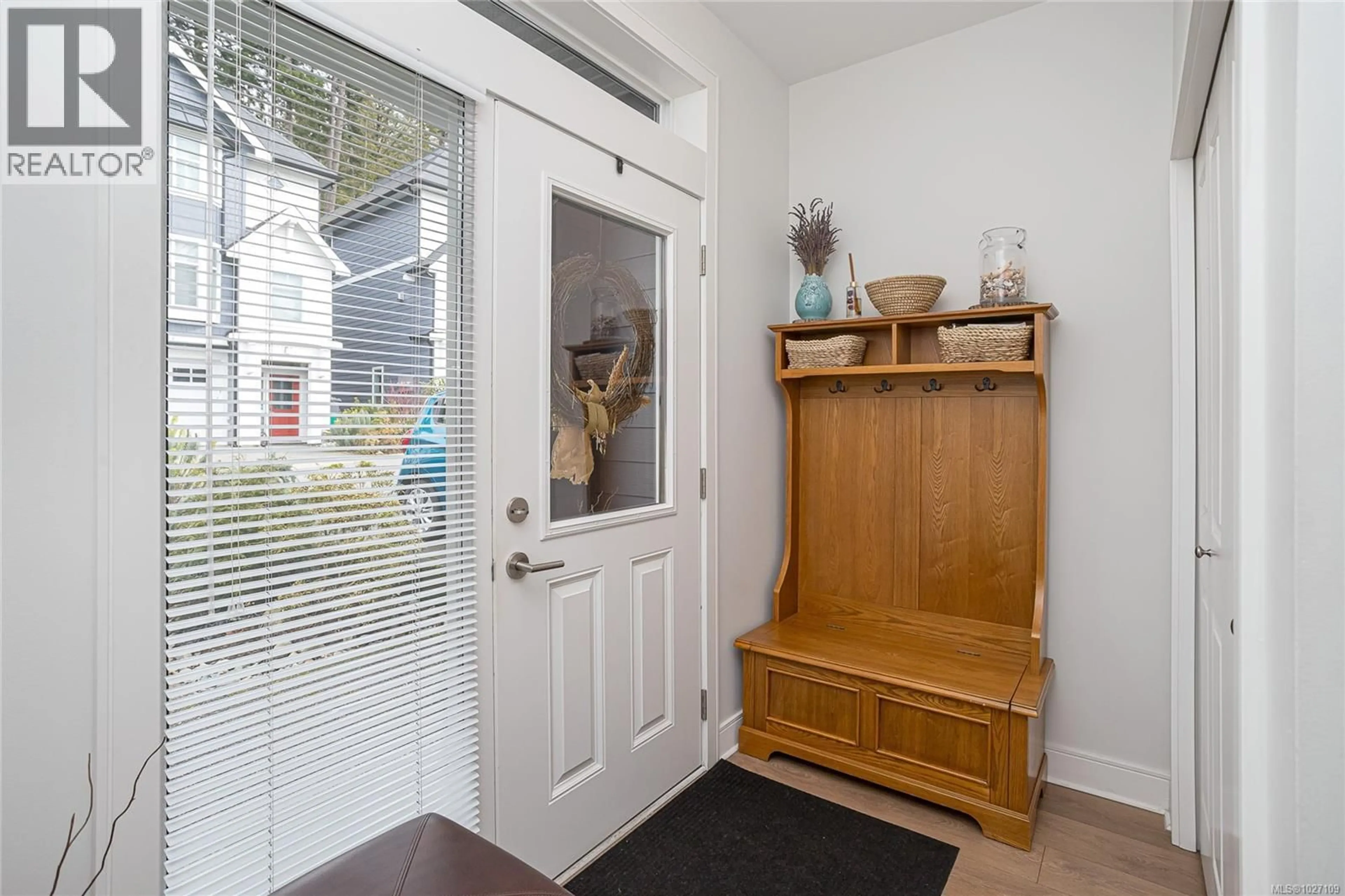 Indoor entryway for 114 - 1064 GALA COURT, Langford British Columbia V9C2Y2