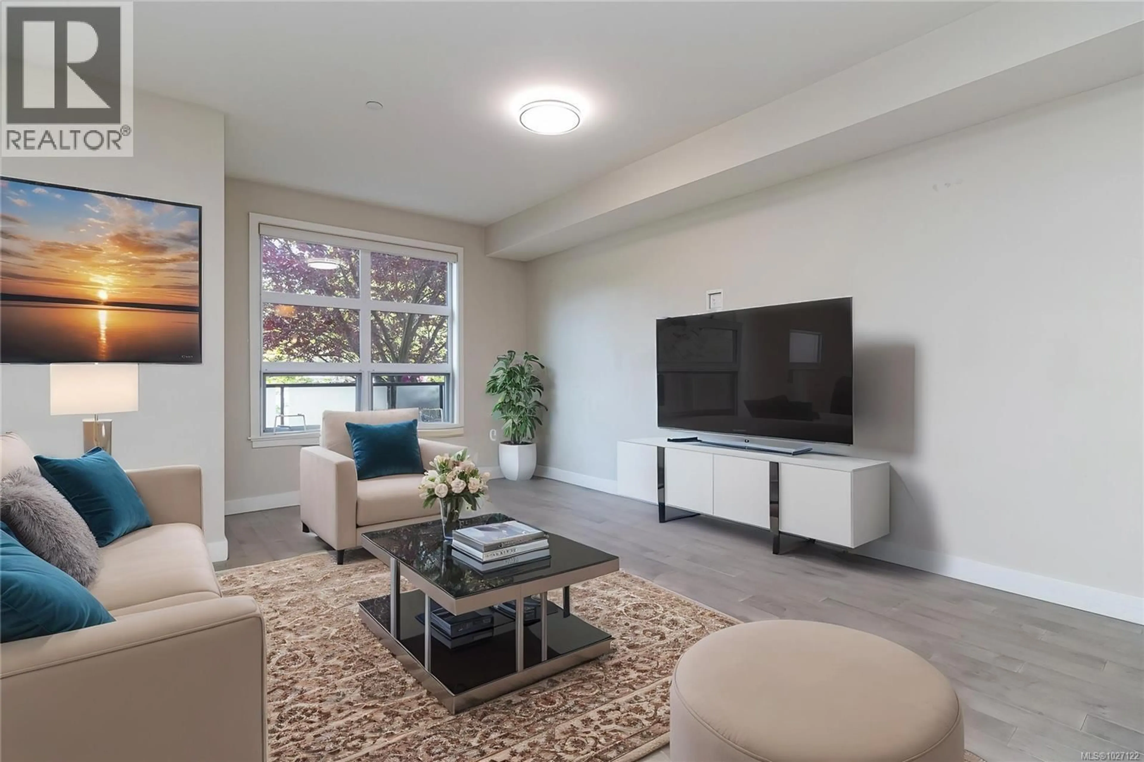 Living room with furniture, unknown for 102 - 4000 SHELBOURNE STREET, Saanich British Columbia V8N3E4