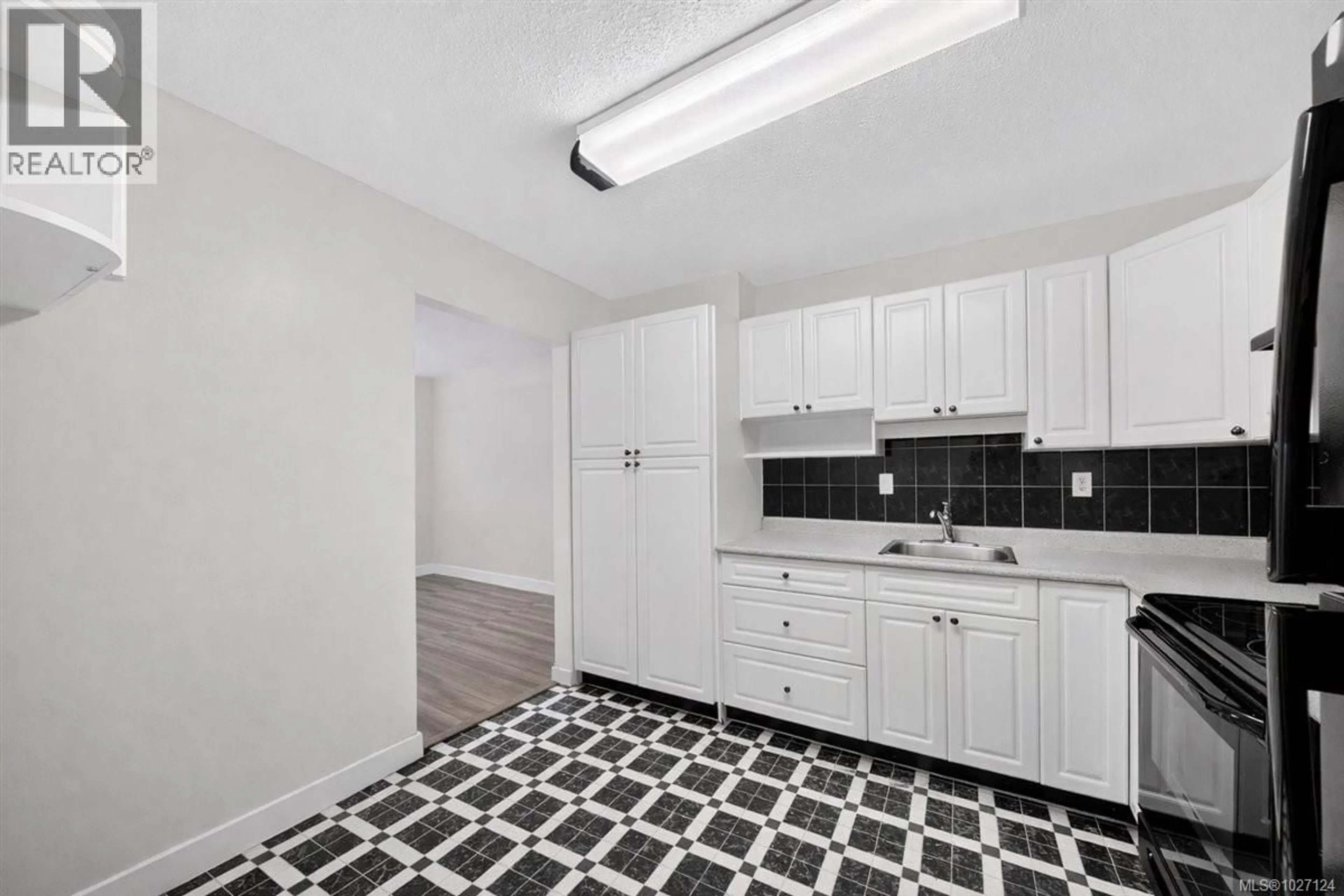 Standard kitchen, ceramic/tile floor for 302 - 1000 ESQUIMALT ROAD, Esquimalt British Columbia V9A3N2