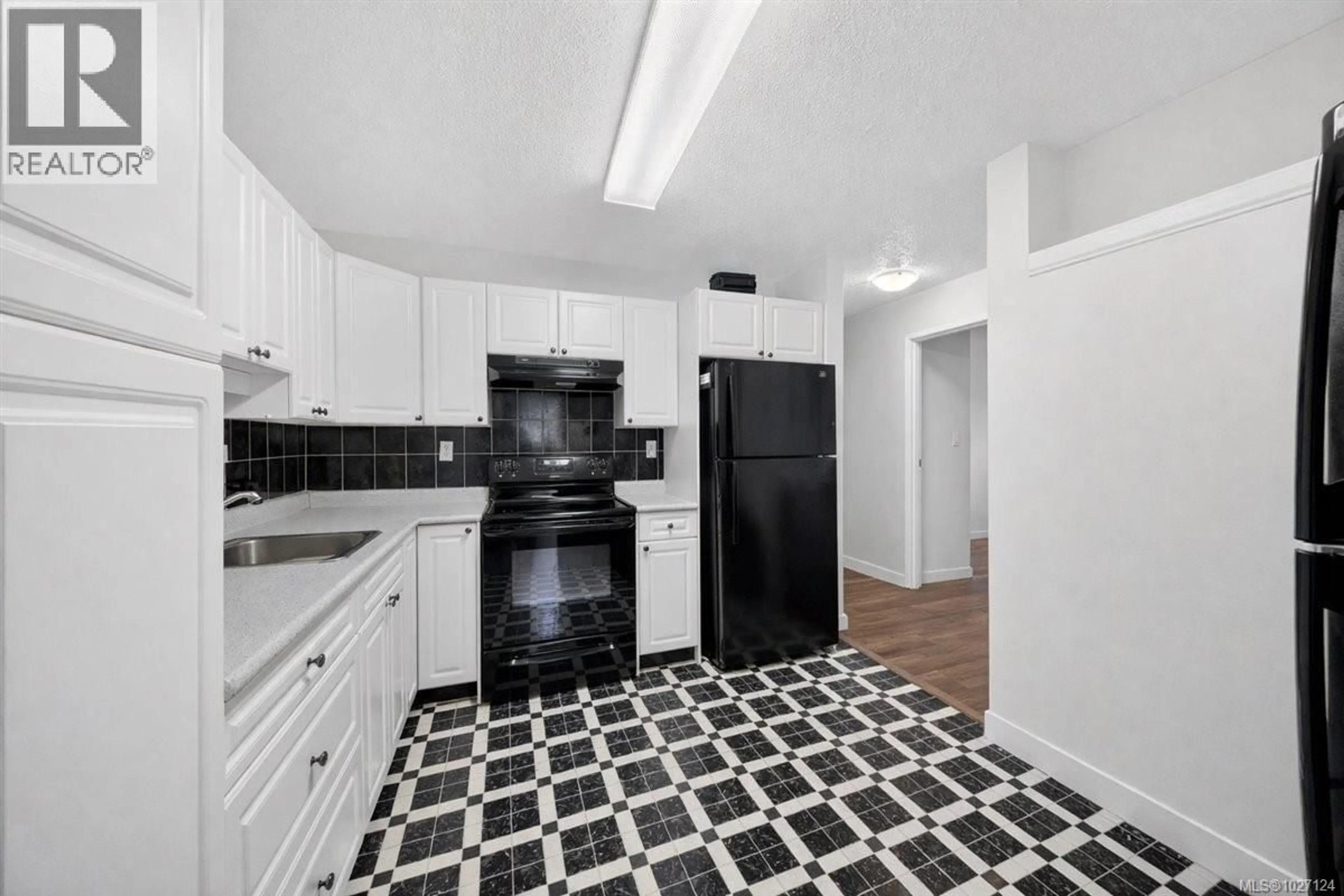 Standard kitchen, ceramic/tile floor for 302 - 1000 ESQUIMALT ROAD, Esquimalt British Columbia V9A3N2