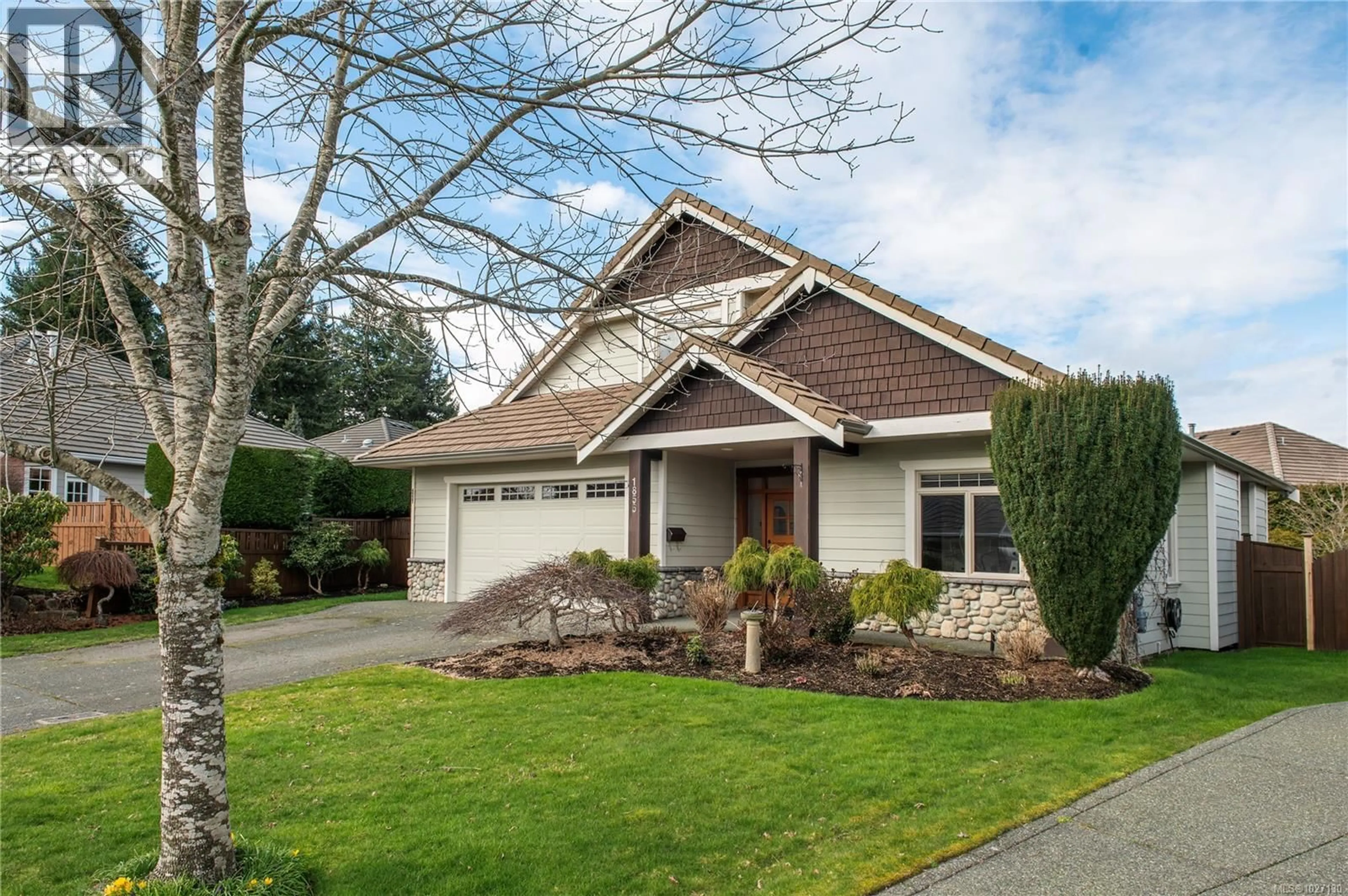 Home with vinyl exterior material, street for 1856 CARDIFF CRESCENT, Courtenay British Columbia V9N3Z5