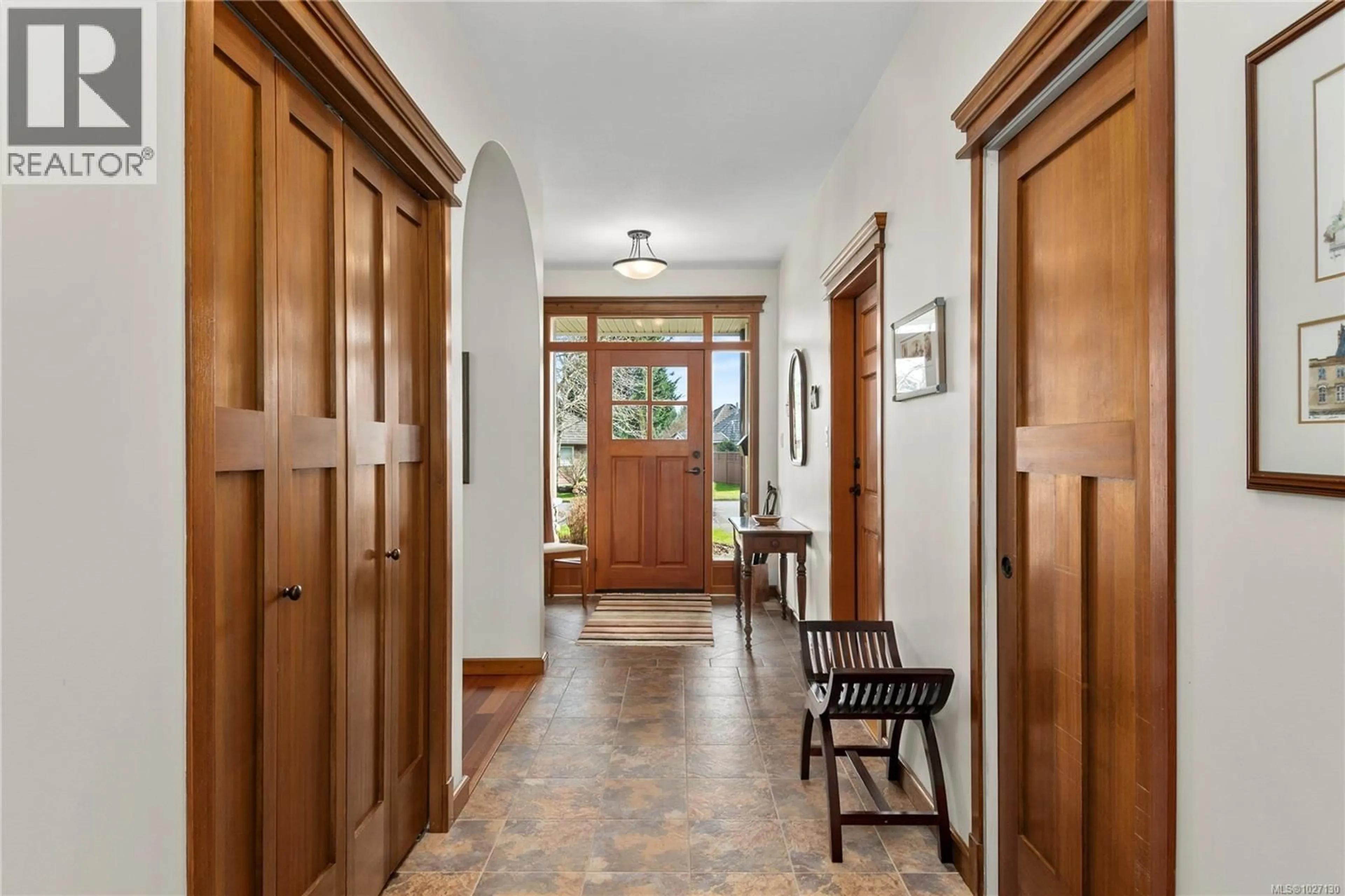 Indoor entryway for 1856 CARDIFF CRESCENT, Courtenay British Columbia V9N3Z5