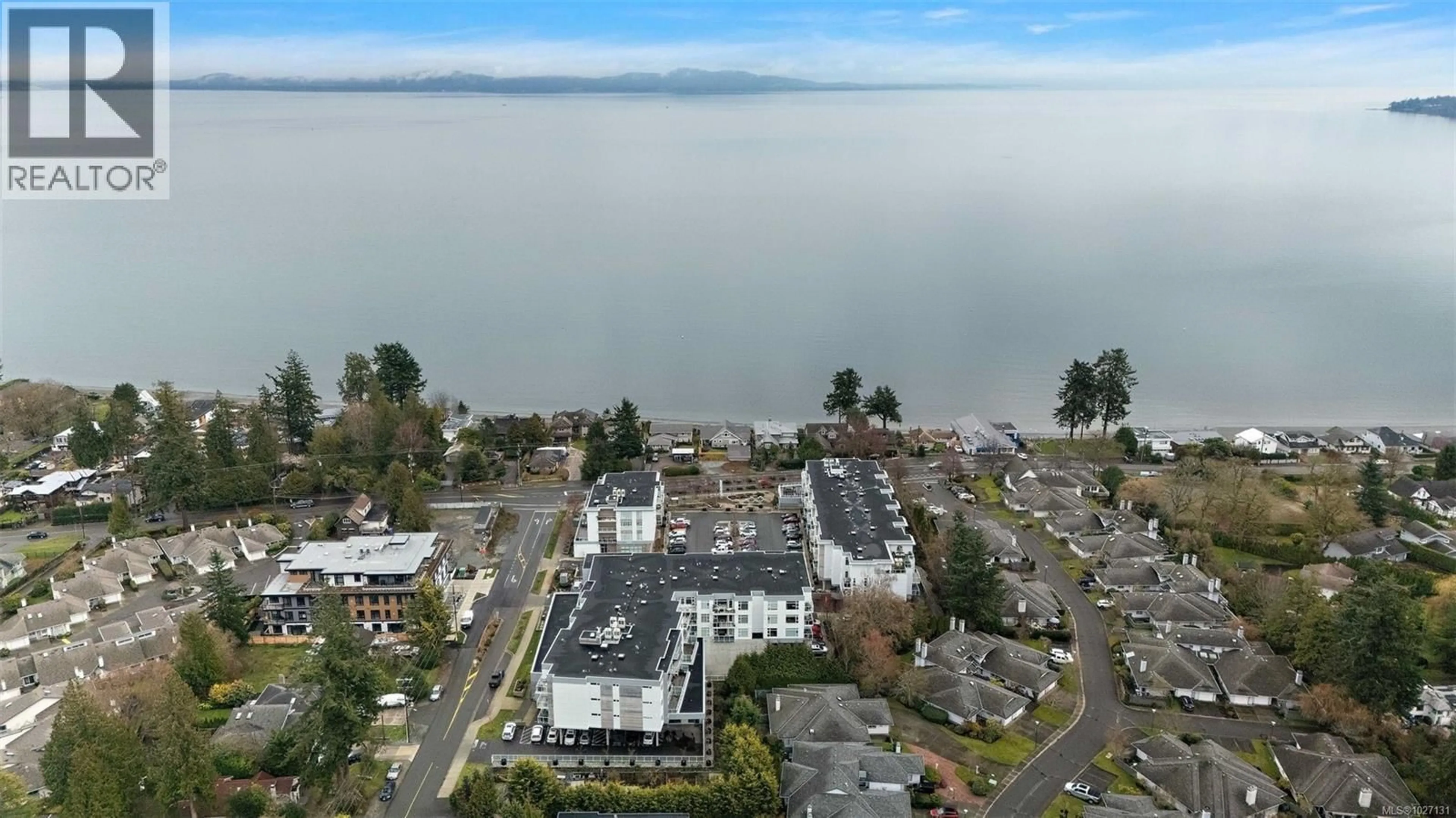 A pic from outside/outdoor area/front of a property/back of a property/a pic from drone, water/lake/river/ocean view for 309 - 5120 CORDOVA BAY ROAD, Saanich British Columbia V8Y2K5