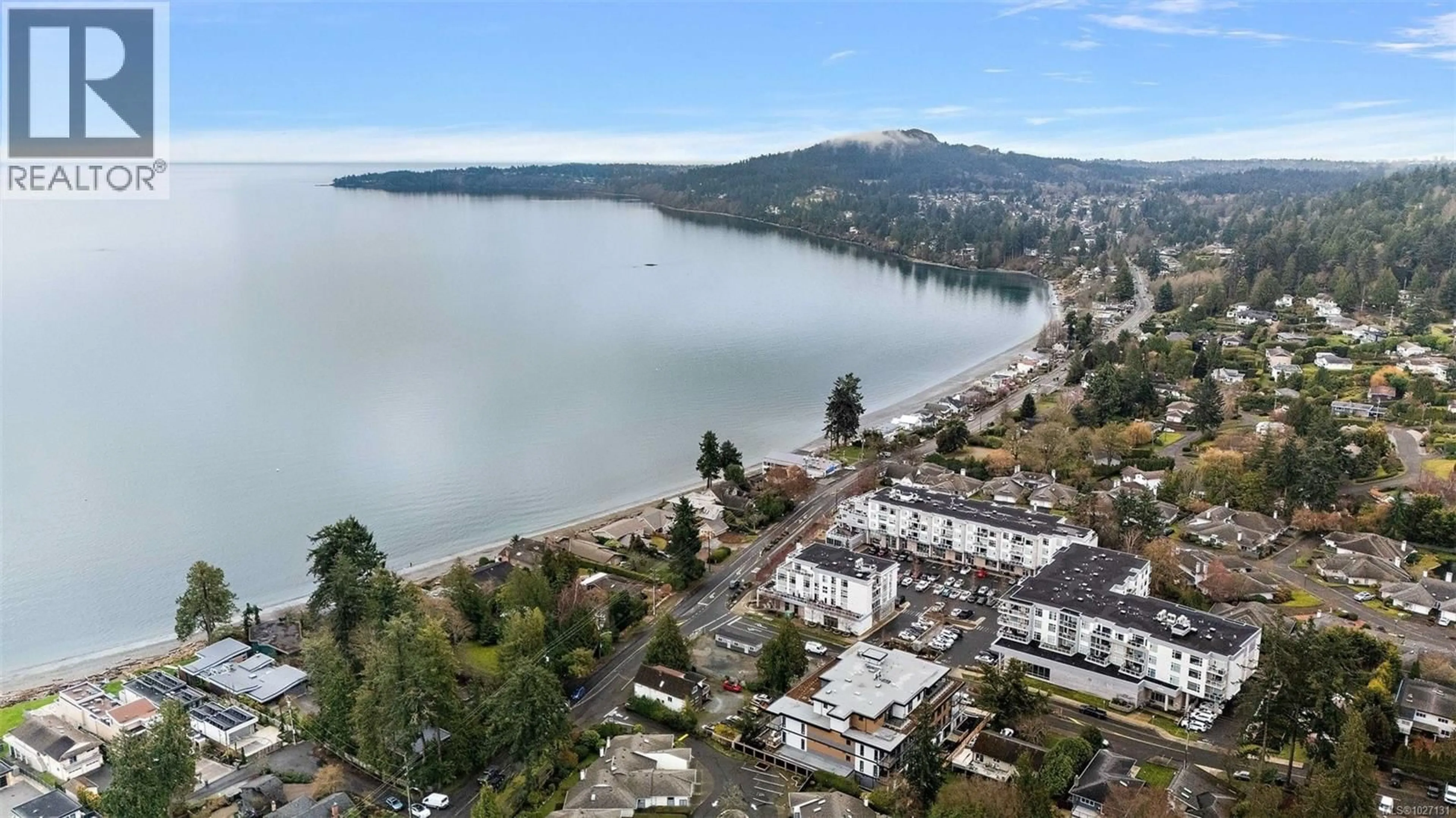 A pic from outside/outdoor area/front of a property/back of a property/a pic from drone, water/lake/river/ocean view for 309 - 5120 CORDOVA BAY ROAD, Saanich British Columbia V8Y2K5