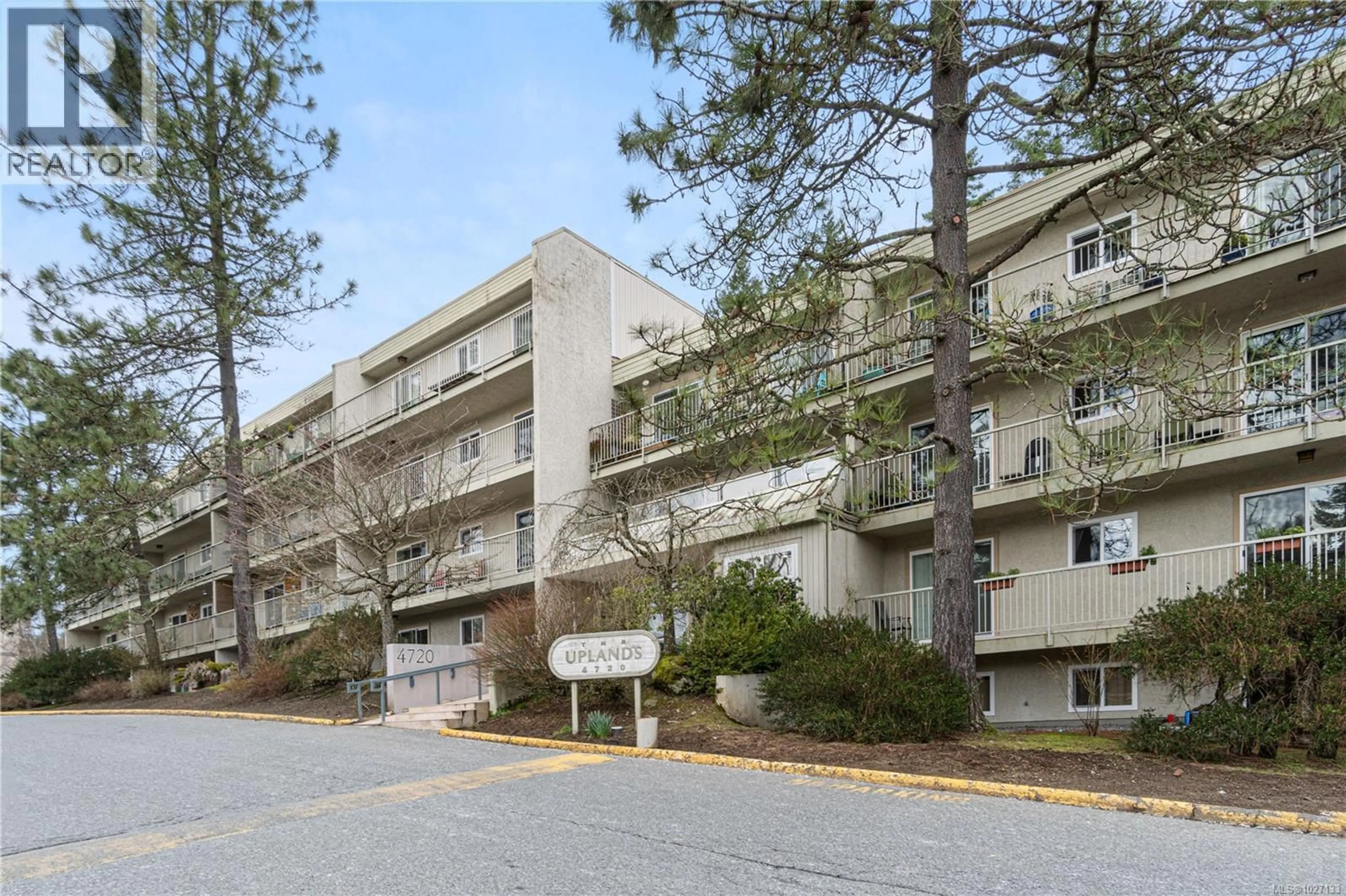 Patio, mountain view for 506 - 4720 UPLANDS DRIVE, Nanaimo British Columbia V9T4S7