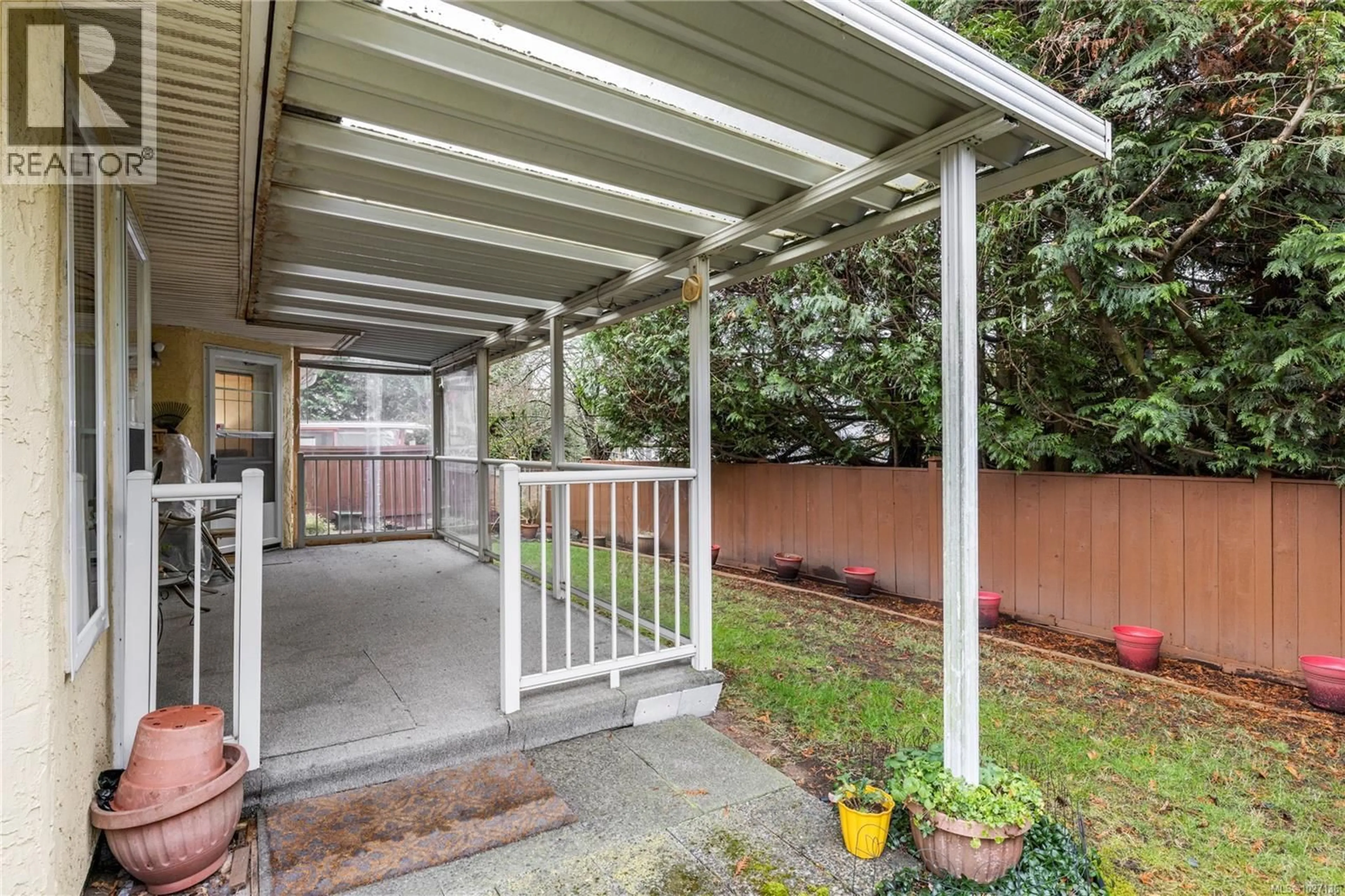 Patio, street for 2 - 4752 UPLANDS DRIVE, Nanaimo British Columbia V9T5V1