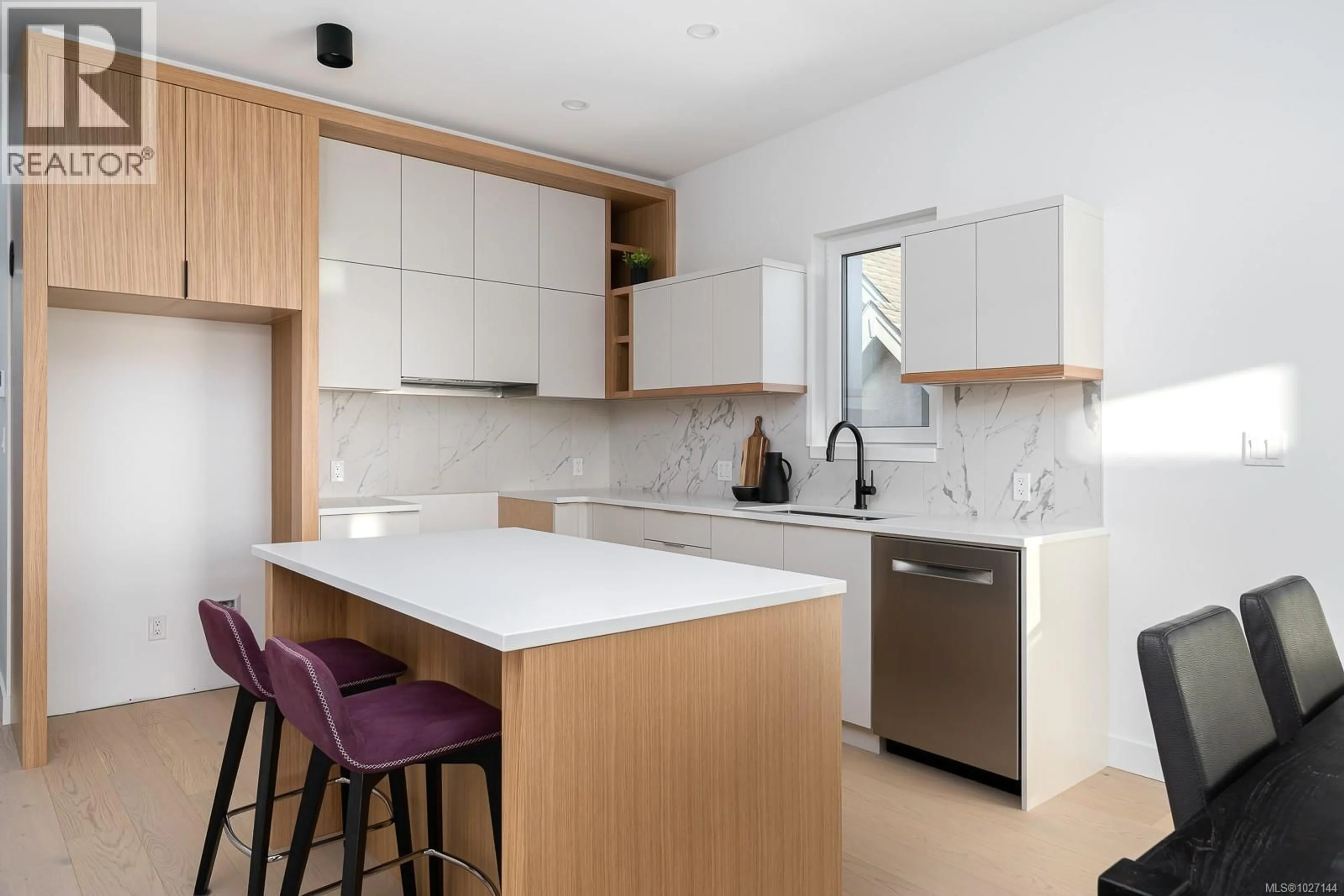 Contemporary kitchen, unknown for 3 - 1417 MAY STREET, Victoria British Columbia V8S1C2