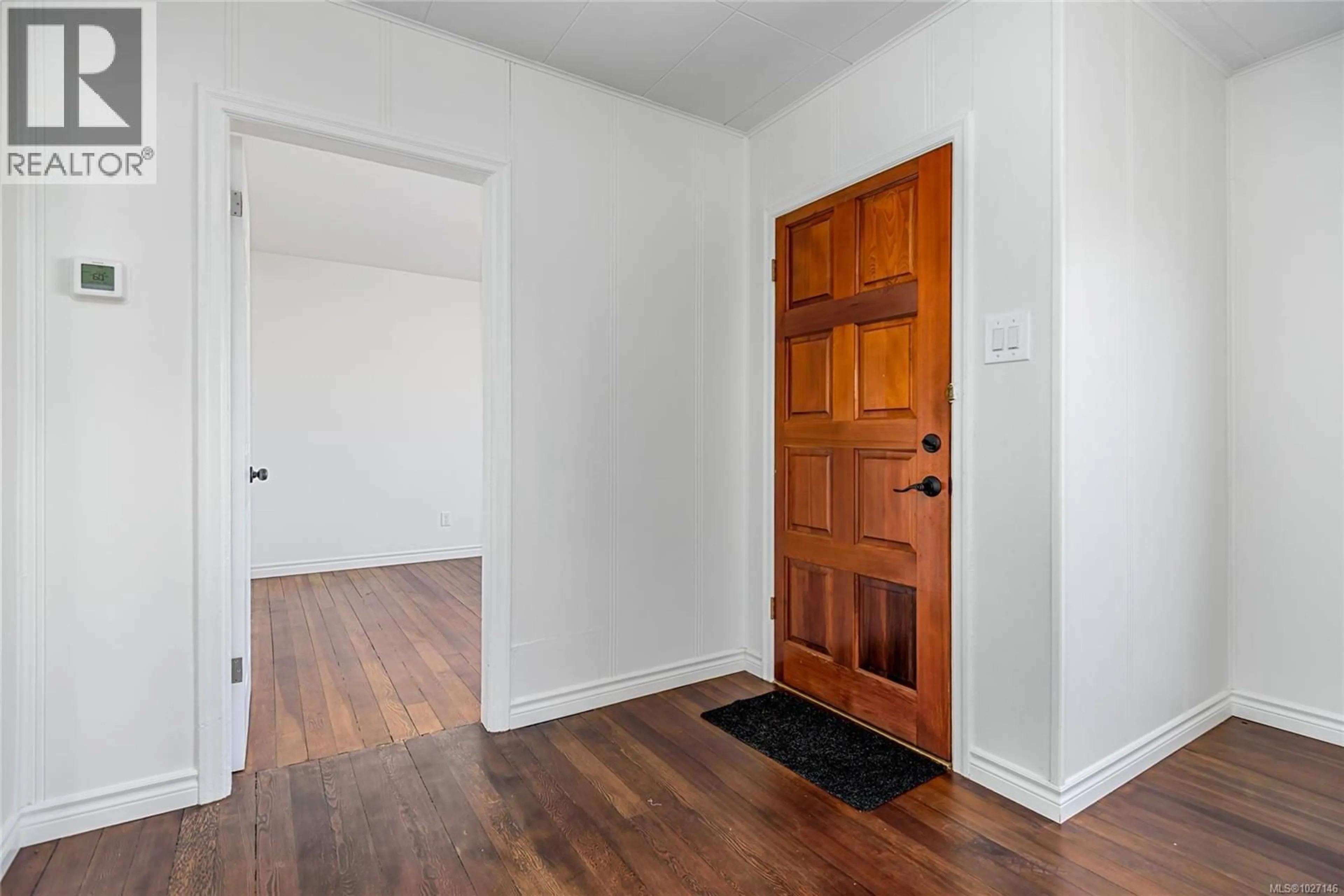 Indoor entryway for 649 MCPHEE AVENUE, Courtenay British Columbia V9N2Z7