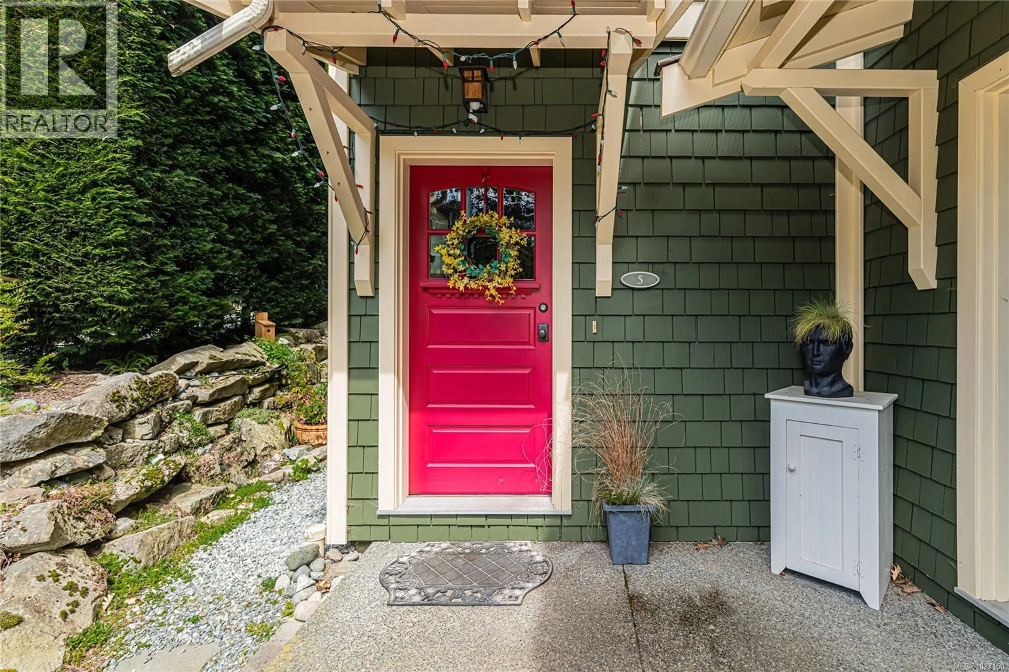 Indoor entryway for 5 - 107 ATKINS ROAD, Salt Spring British Columbia V8K2X6