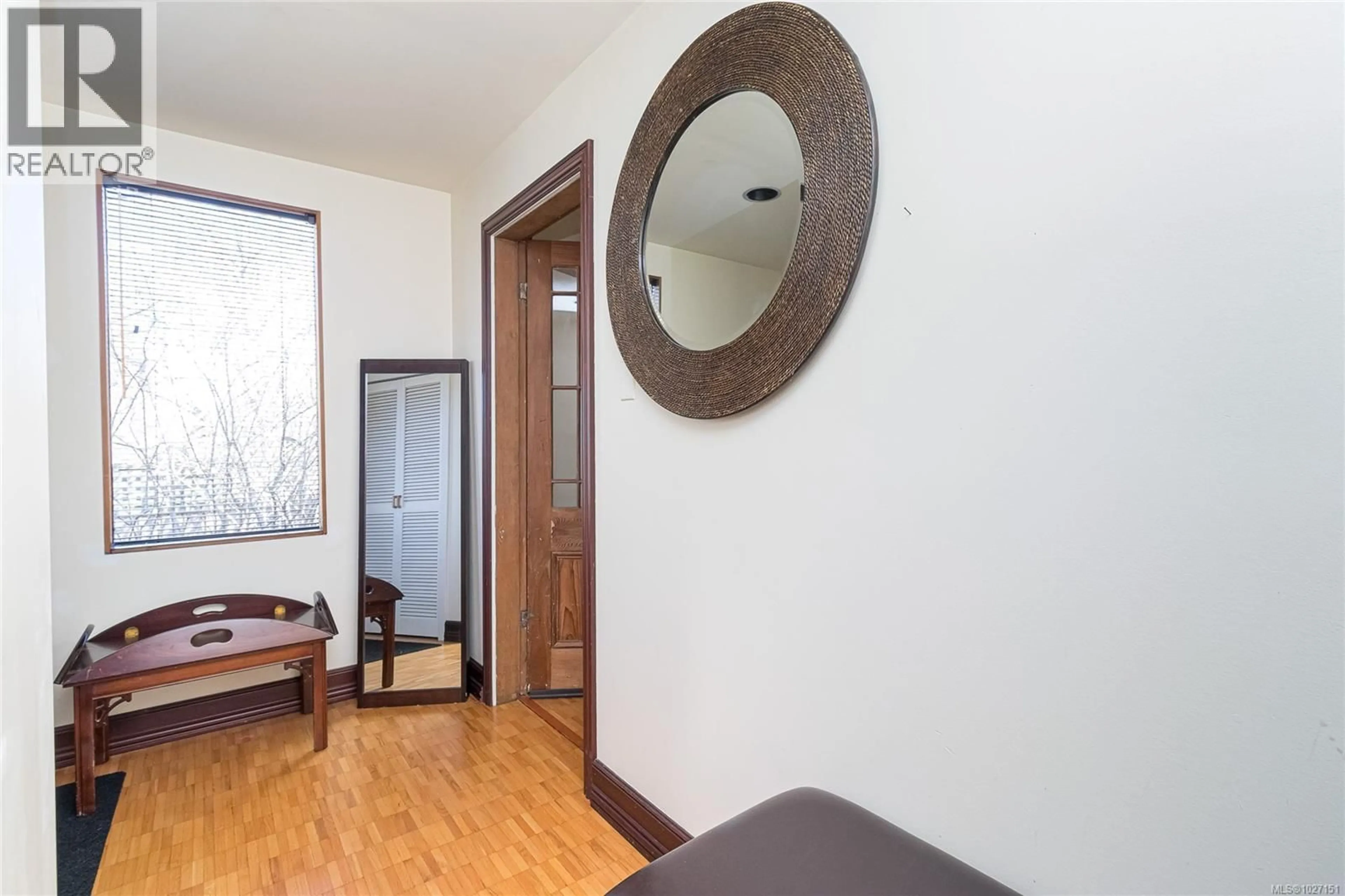 Indoor entryway for 1219 PEMBROKE STREET NORTH, Victoria British Columbia V8T1J6