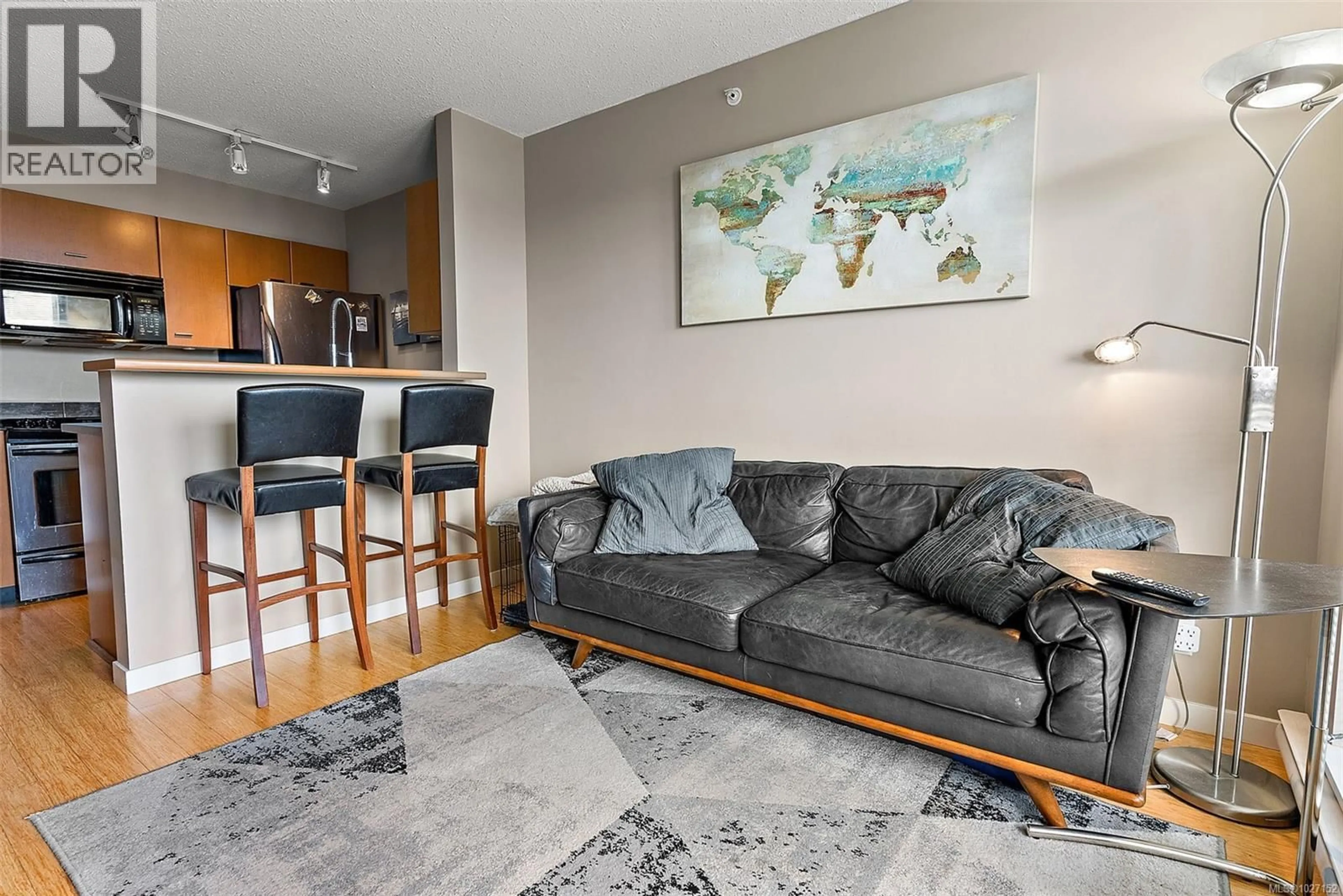 Living room with furniture, unknown for 1103 - 751 FAIRFIELD ROAD, Victoria British Columbia V8W4A4