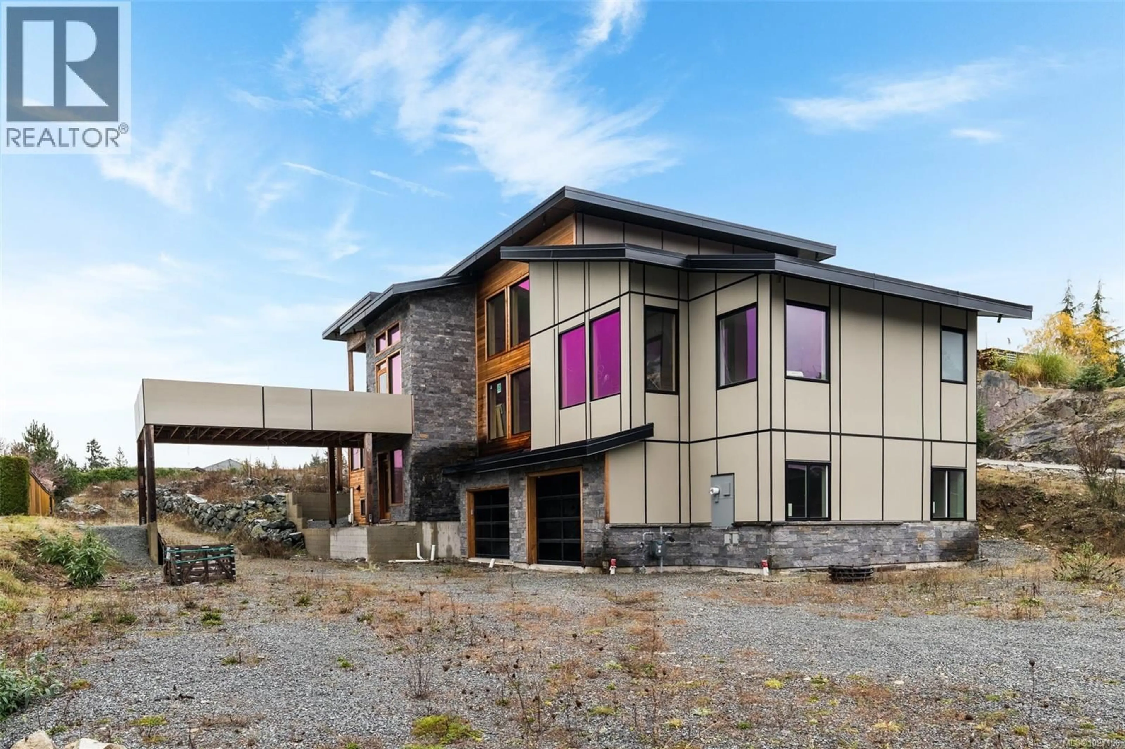 Home with vinyl exterior material, building for 654 SENTINEL DRIVE, Mill Bay British Columbia V8H1H7